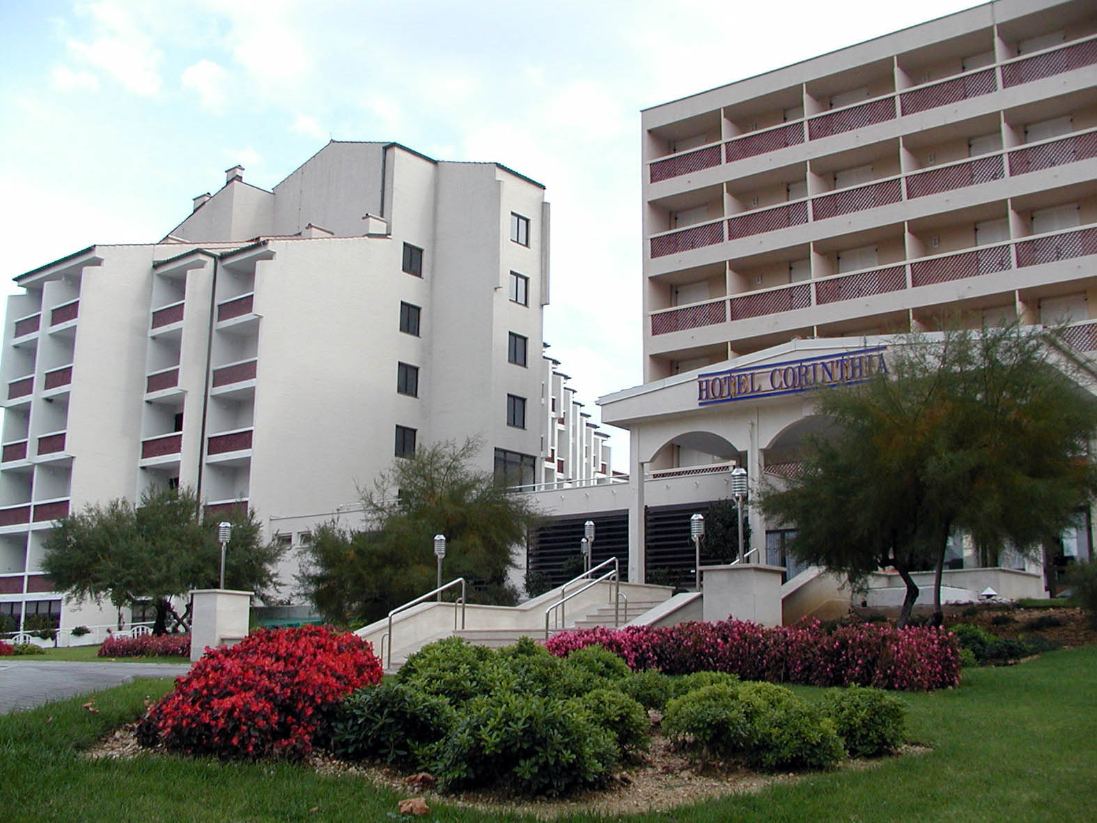 ri-hotel_corinthia2401-desk
