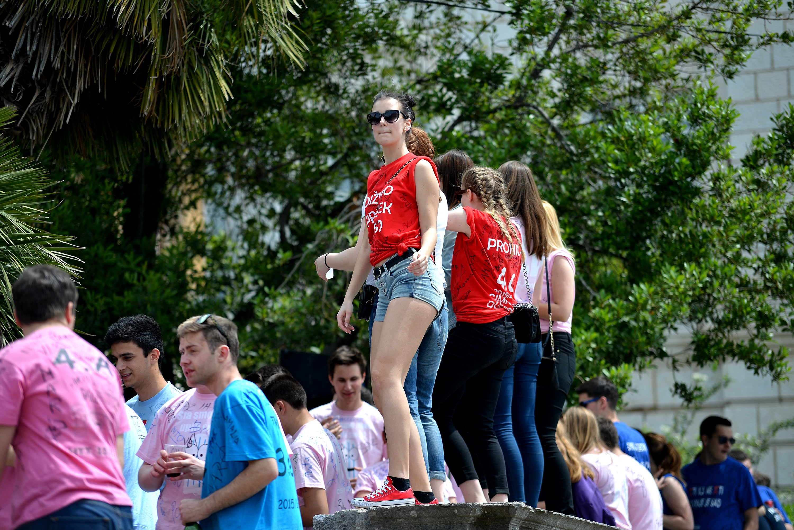Dubrovački maturanti proslavili su danas kraj svog srednjoškolskog obrazovanja pjesmom i plesom