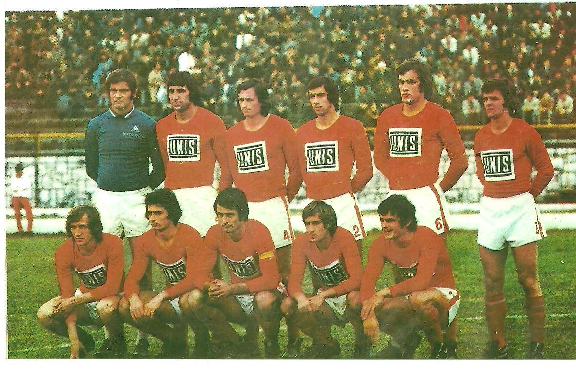velez_1977