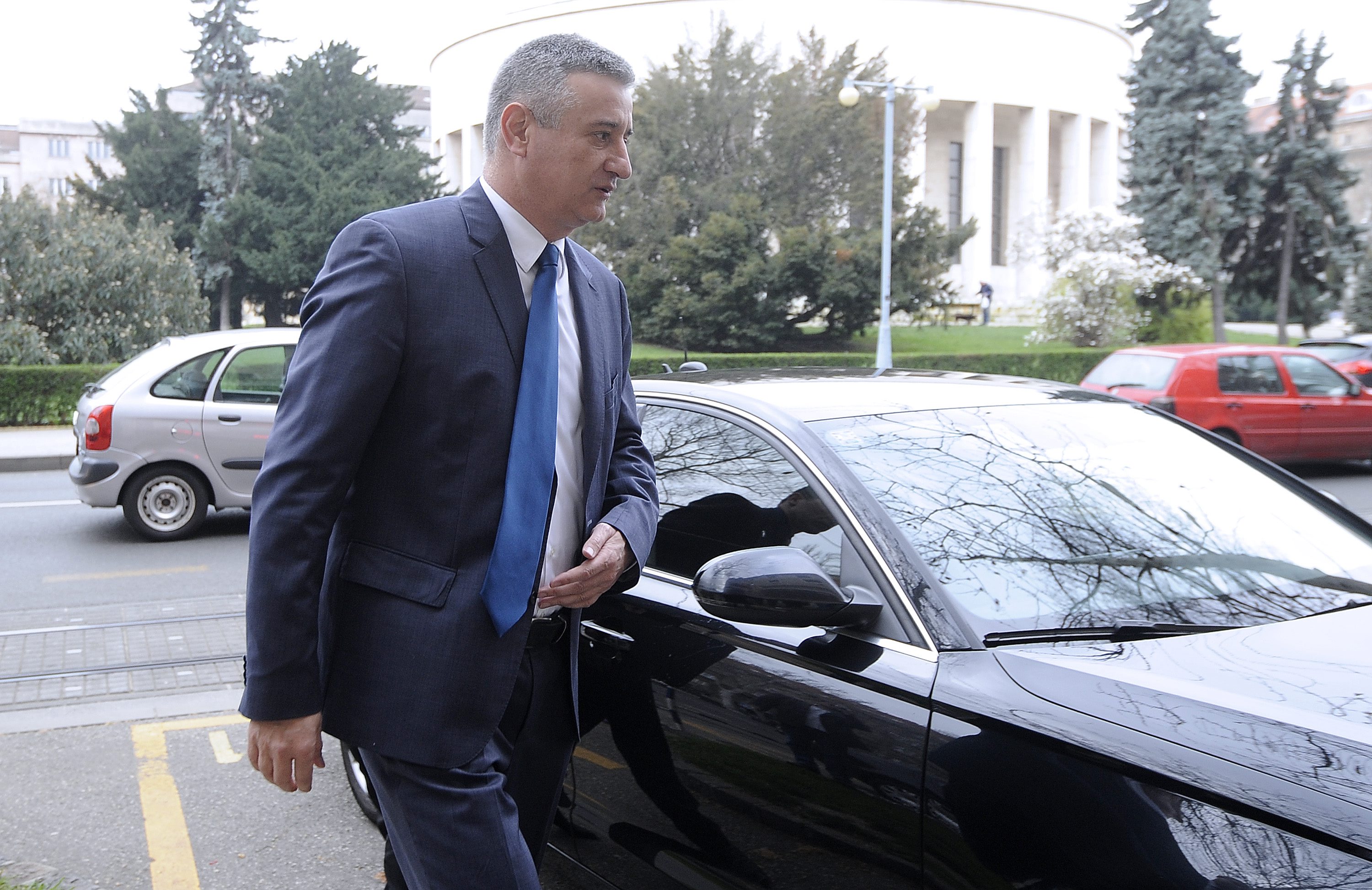 karamarko_potpisi01-200316