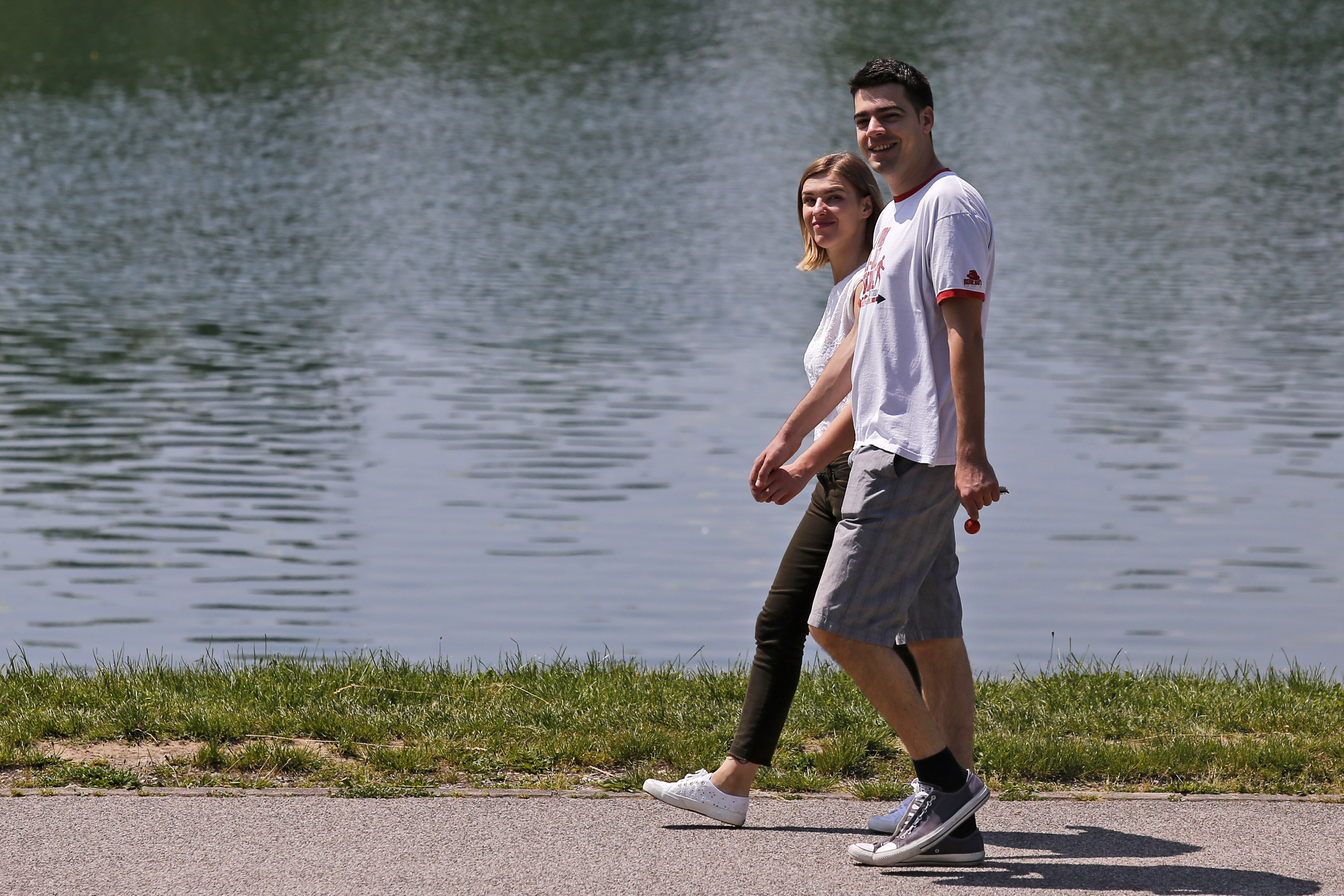 Lijepo vrijeme na blagdan Tijelova građani su iskoristili za šetnju i rekreaciju na Jarunu.