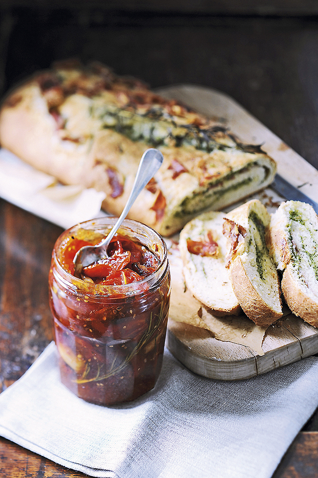 Almond-pesto bread with tomato and pepper chutney