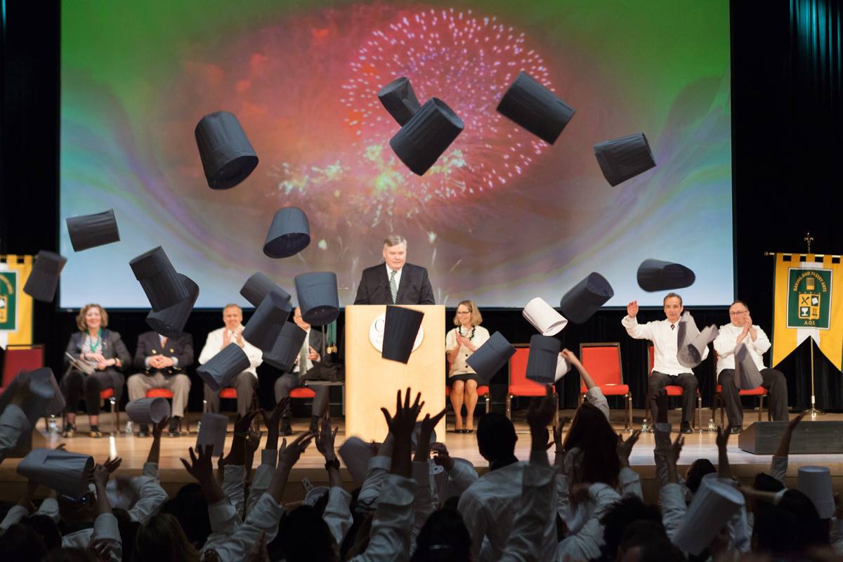 12440312_10153463611831406_4141280076279511433_o.bin