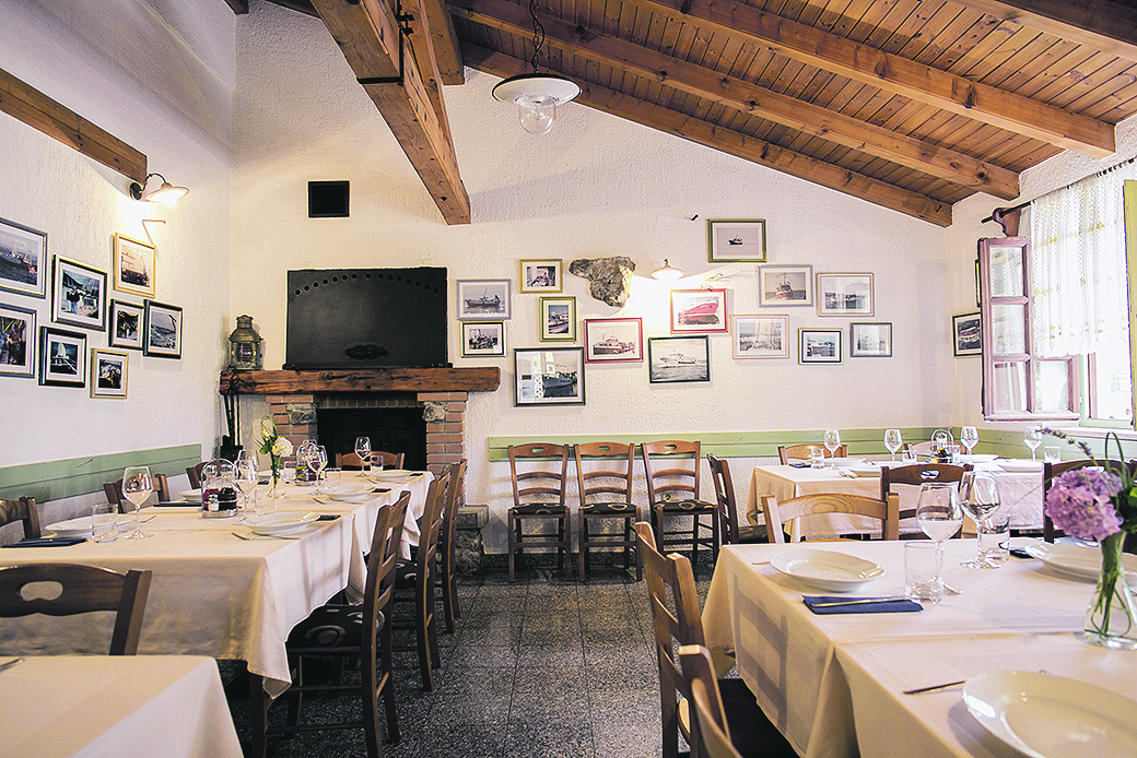 Matulji, 170615.
Restoran Mala riba koji svoju ponudu bazira na zanimljivim jelima od cijenovno povoljinijih riba. Cijeli koncept kuhinje i ponude osmislio je kuhar Zdravko Tomsic.
Foto: Berislava Picek / CROPIX