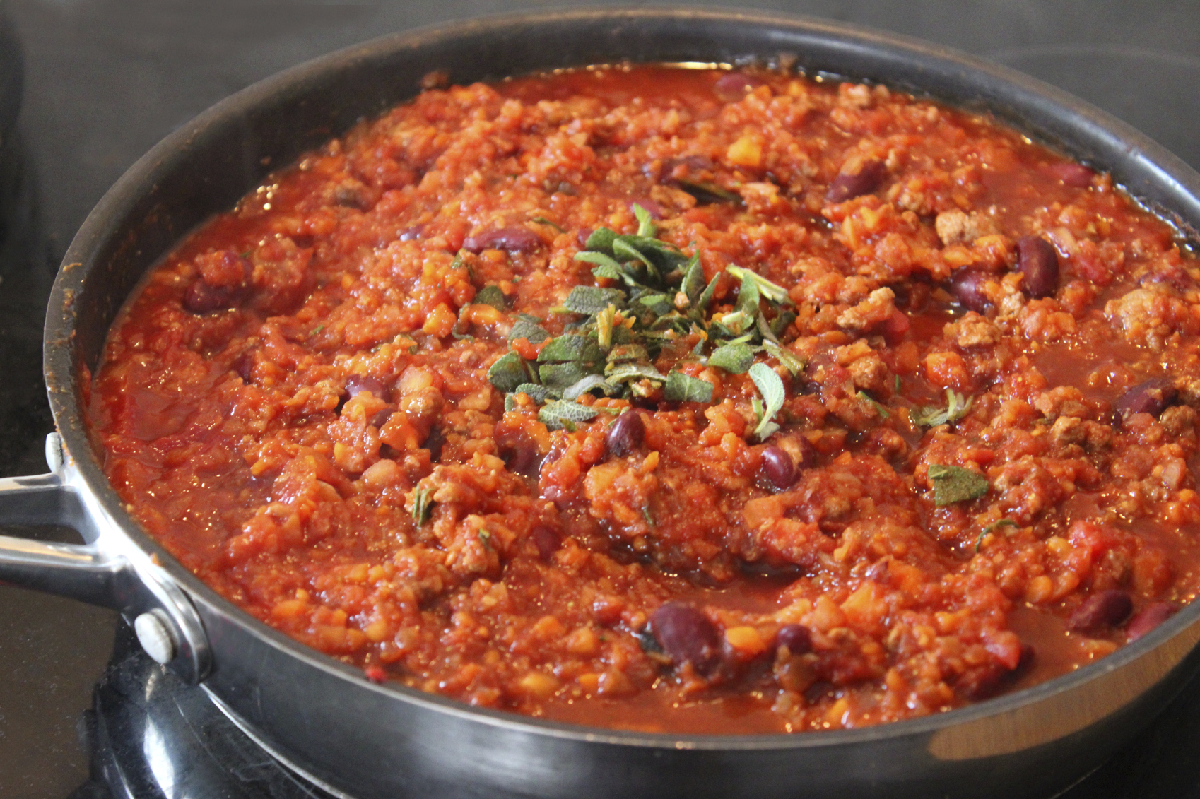 pikantni-crveni-grah-s-curryjem.bin