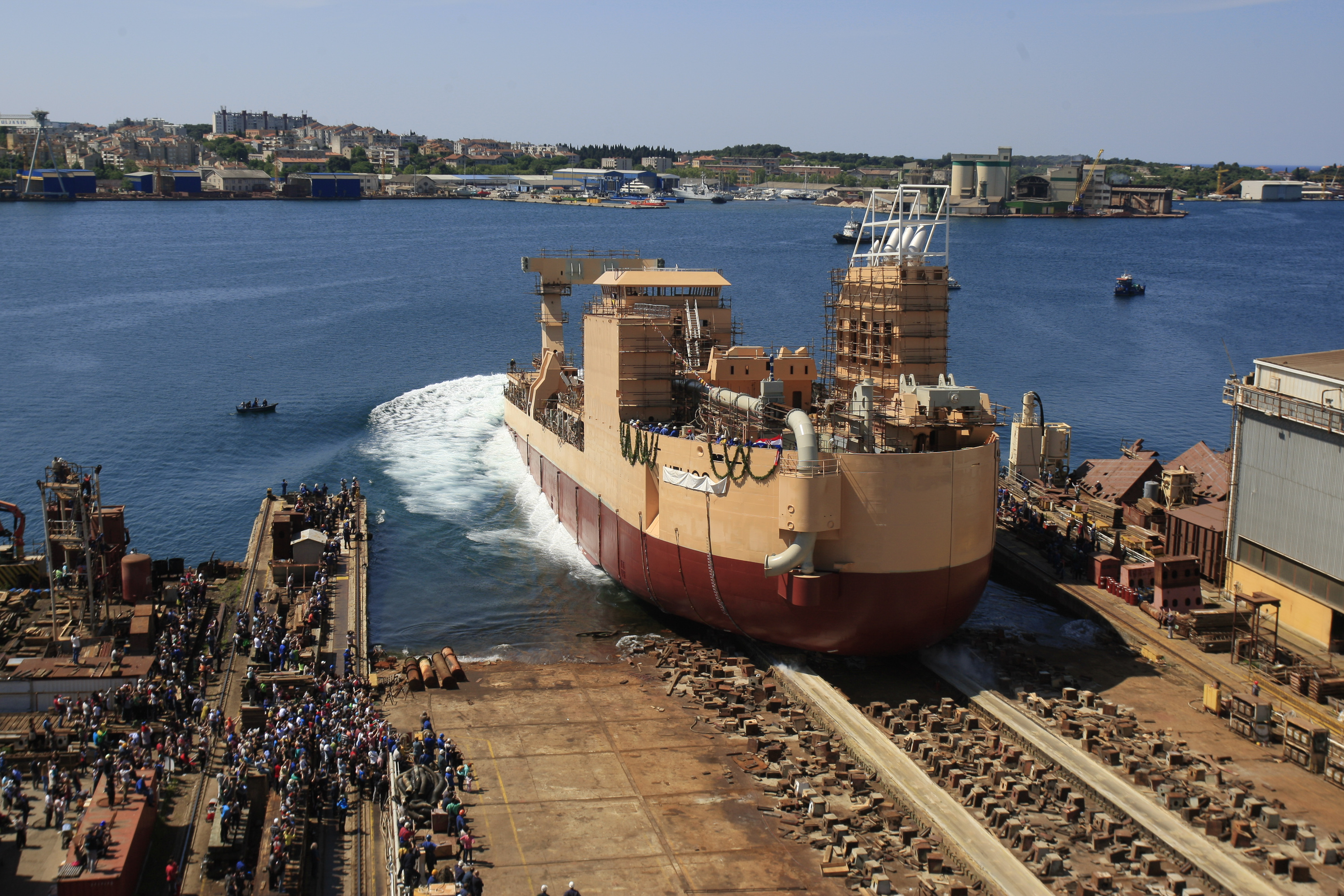 U Uljaniku je u more porinut brod jaružar po imenu Helios