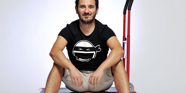 Zagreb, 040815.Stevica Kuharski, osnivac startupa Locodels koji se bavi inovativnom dostavom paketa, fotografiran u studiju EPH.Foto: Boris Kovacev / CROPIX