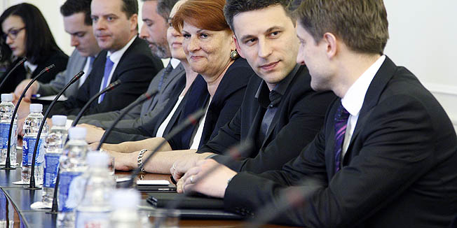 Zagreb, 290416.Vlada.Vladin pregovaracki odbor na celu s potpredsjednikom Vlade Bozom Petrovom sastao se  s predstavnicima sindikata javnih sluzbi.Na fotografiji: Bozo Petrov.Foto: Davor Pongracic / COPIX