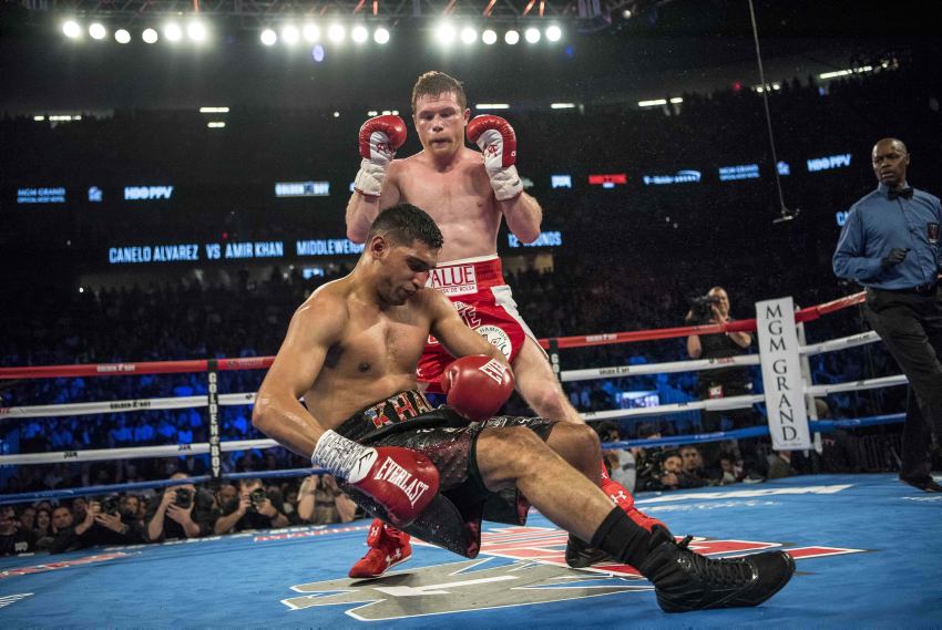 Saul Canelo Alvarez nokautirao je Amira Khana u šestoj rundi njihovog meča u Las Vegasu