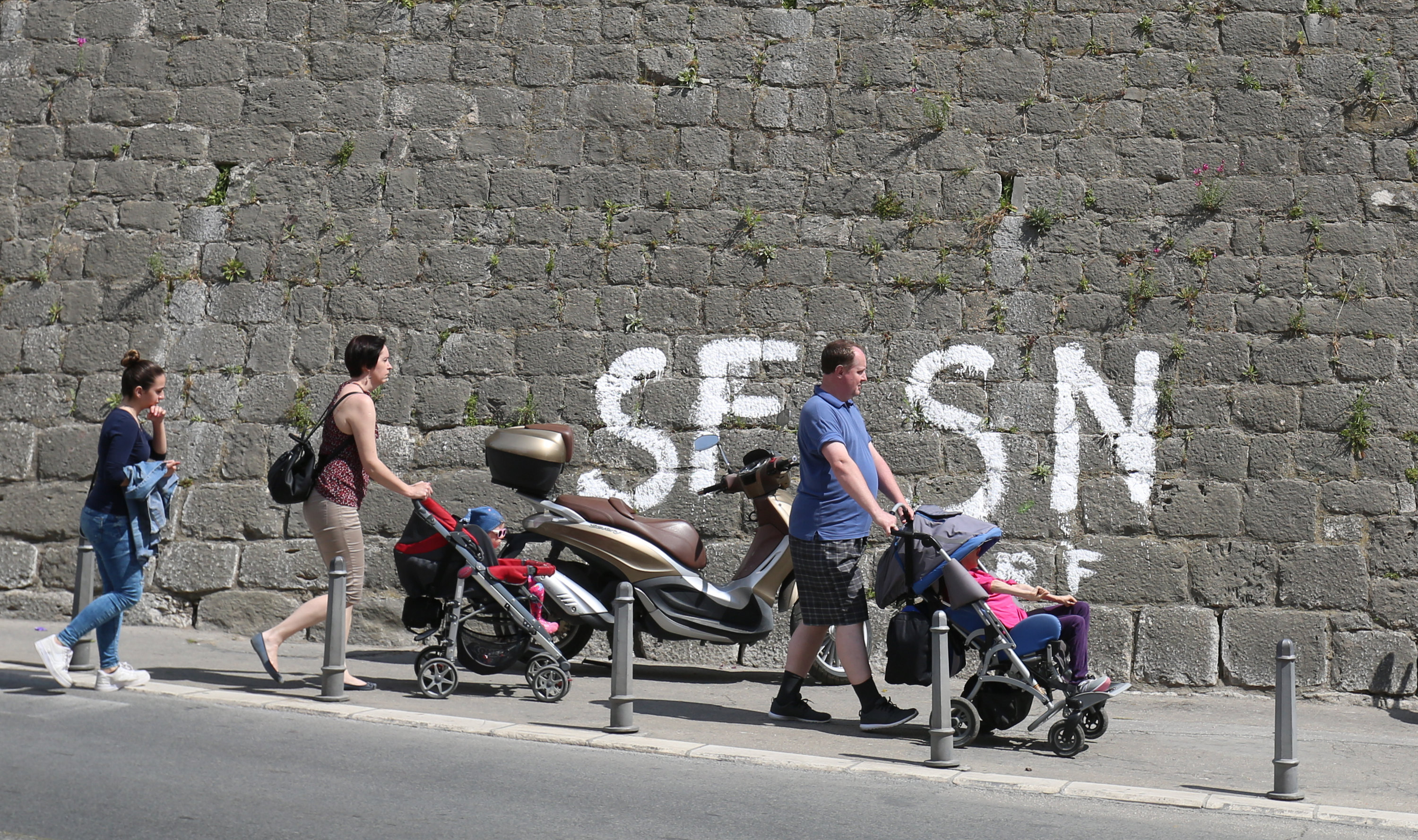 Grafit 'Smrt fašizmu sloboda narodu'
