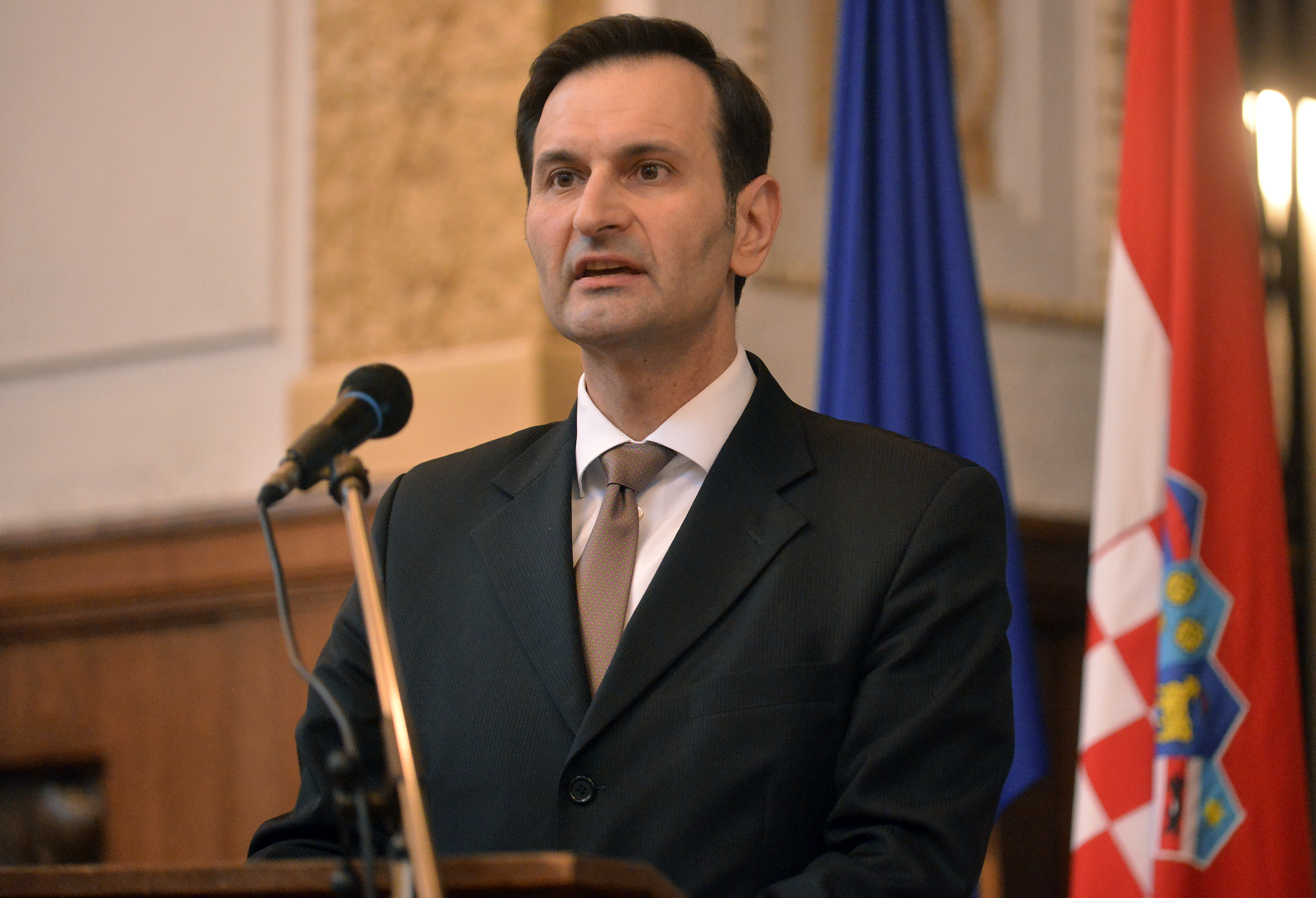 okrugli_stol4-280416