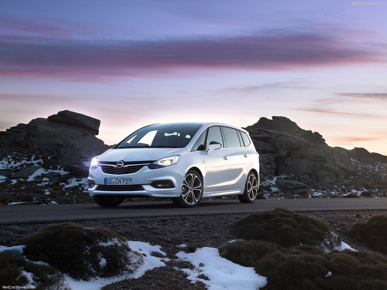 Opel-Zafira-2017-1280-02