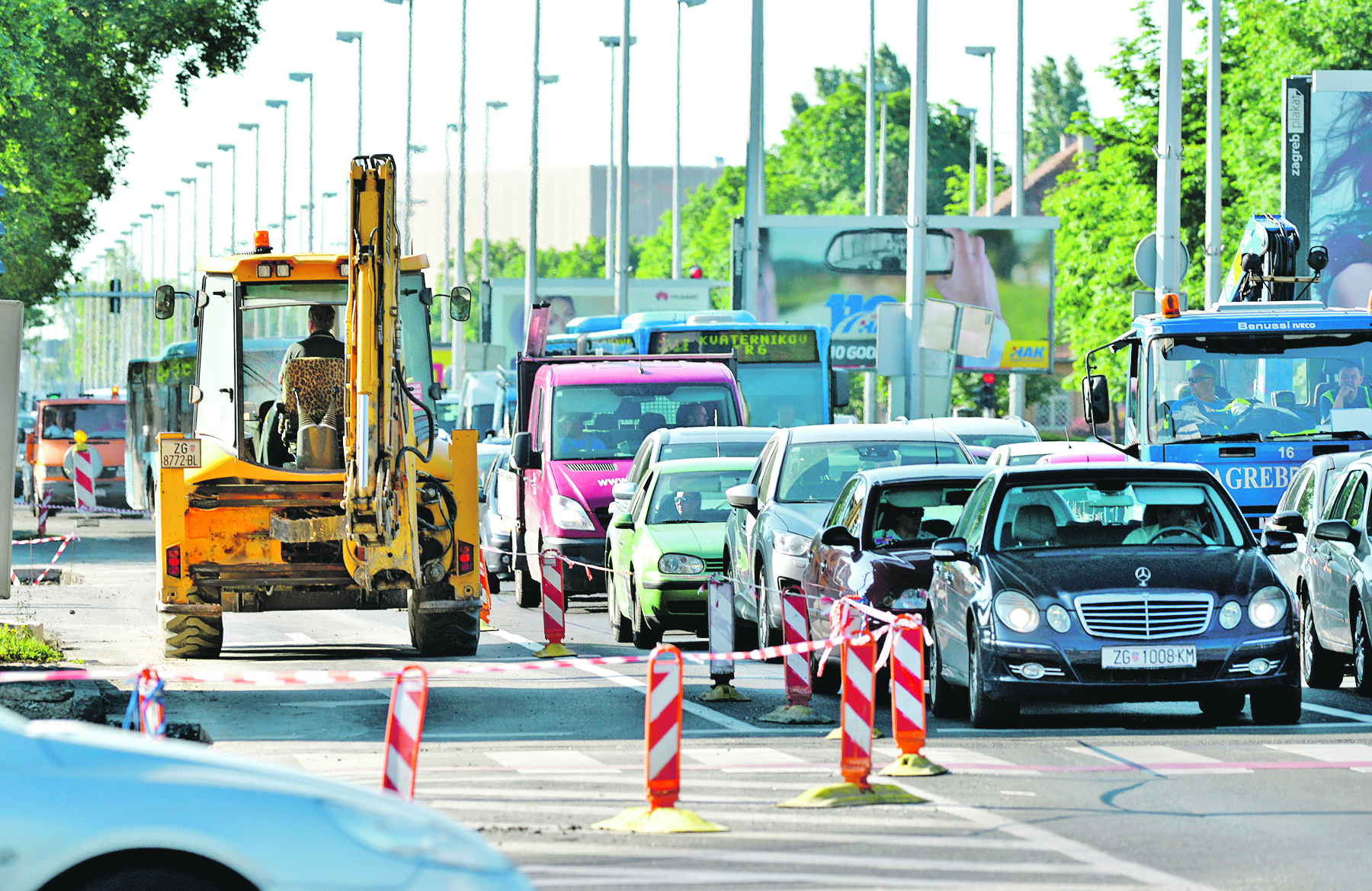 60946-78338-branimirova_guzve7-010616