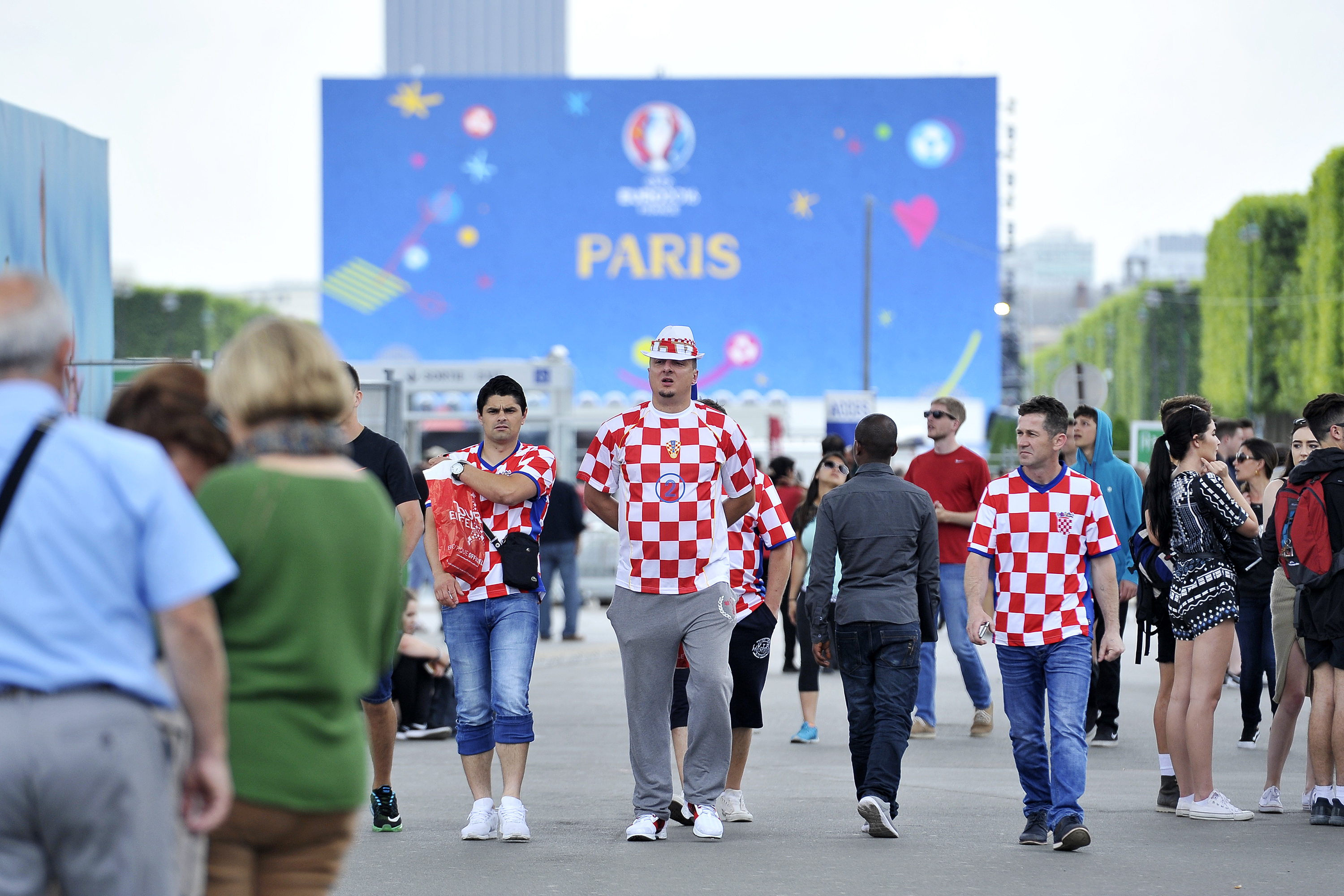 navijaci_pariz-110616_1