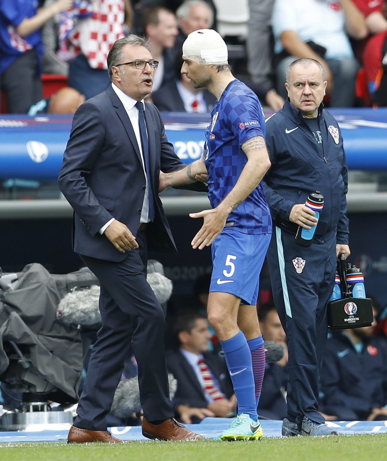 2016-06-12T134506Z_10874070