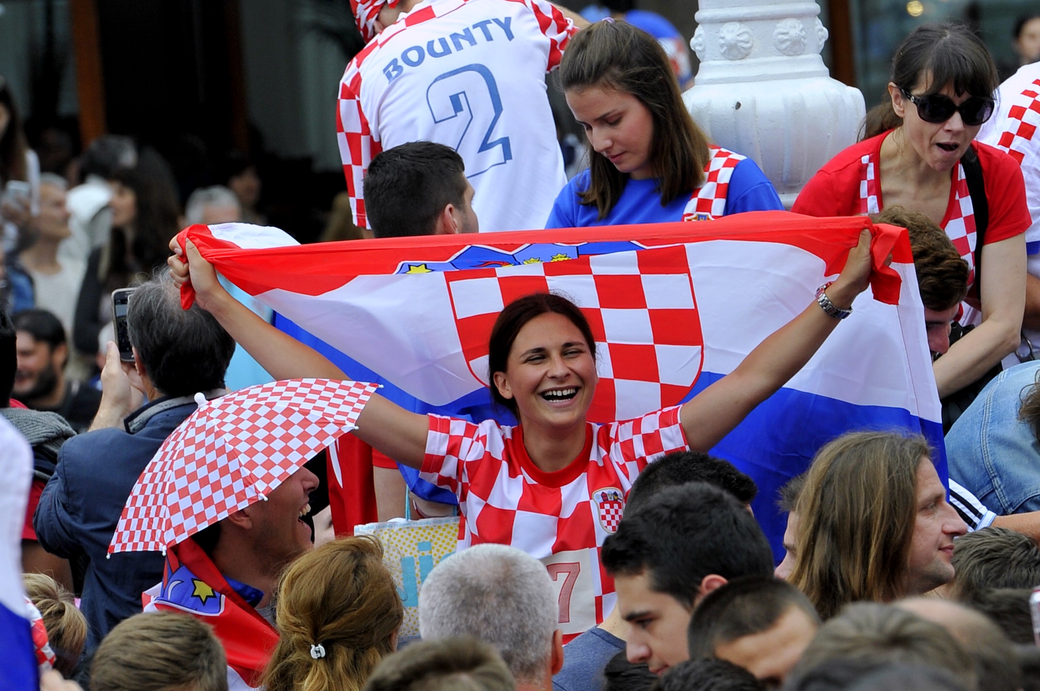 navijaci_trg38-120616