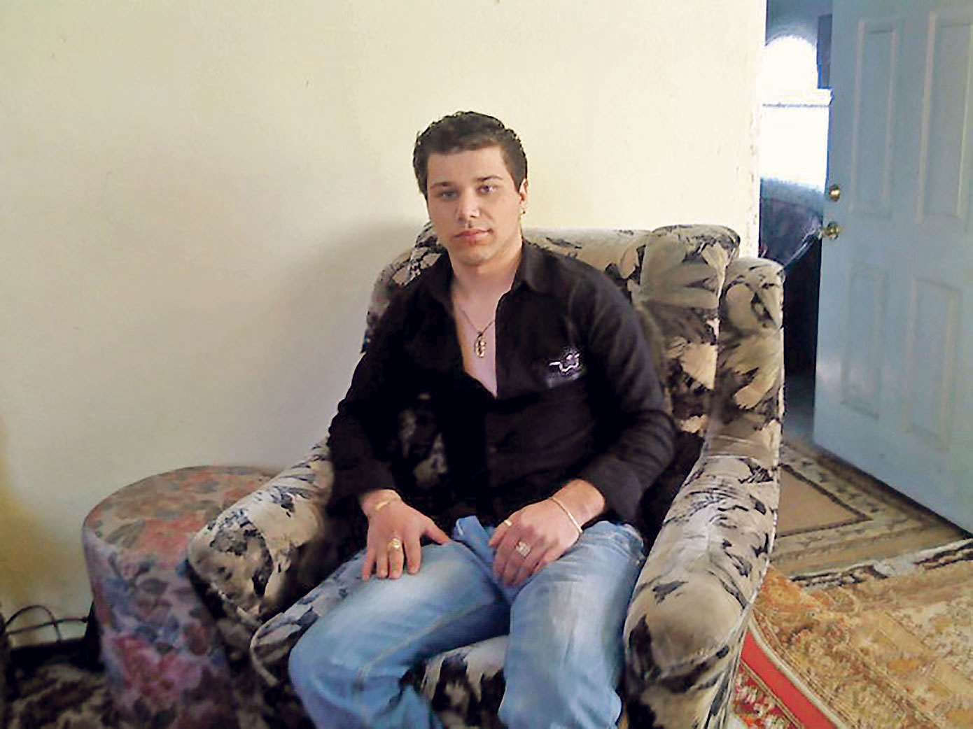 Elvis Jovanović stradao je kod svog automobila 