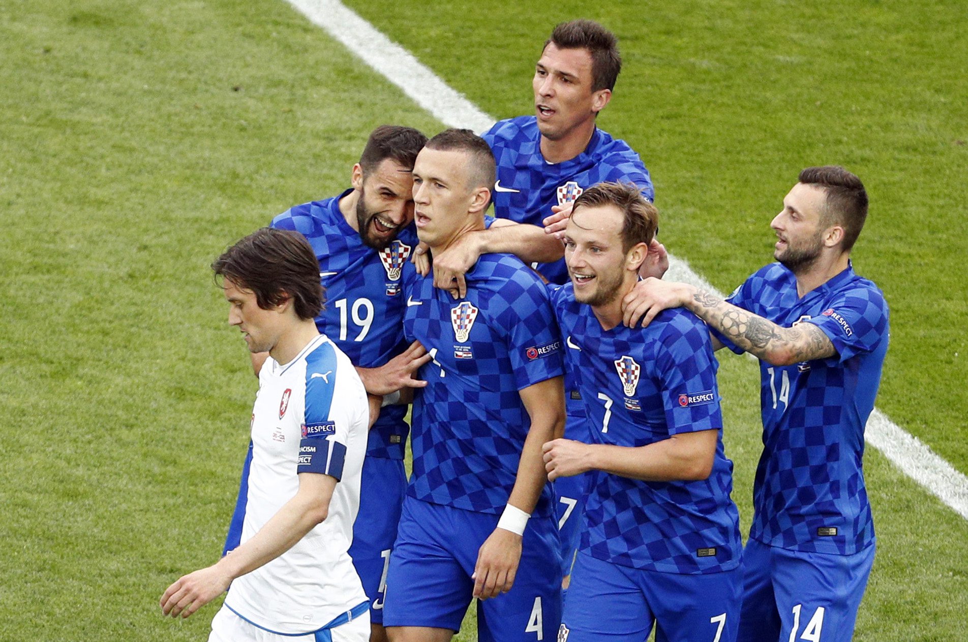 Vatreni slave gol protiv Češke.