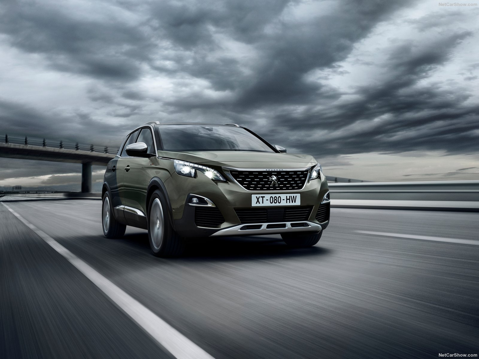 Peugeot-3008_GT-2017-1600-04