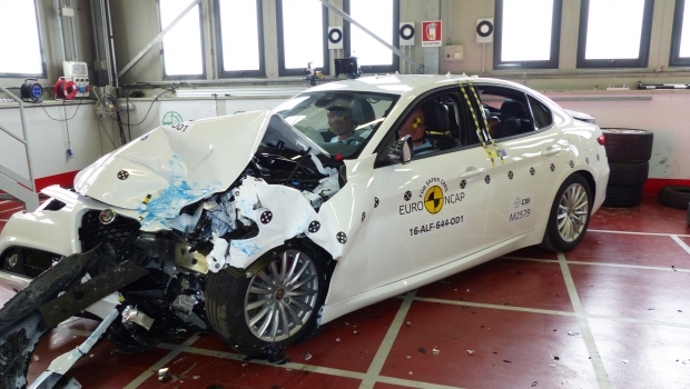crash-test-euro-ncap-alfa-giulia-5-stelle_38935a30ca8f15623feef6a2cc23691d69605