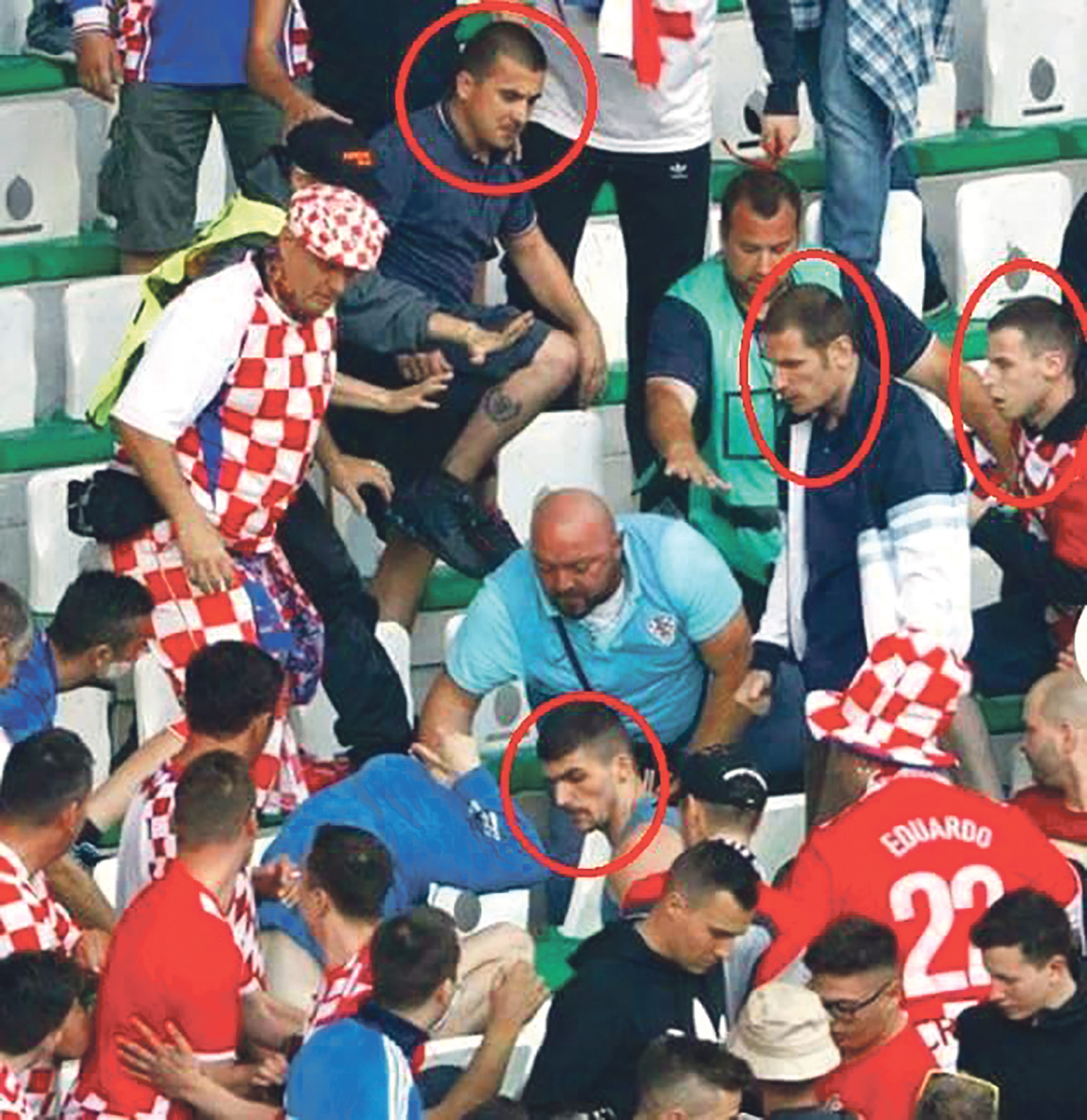 66021-85193-navijaci_francu