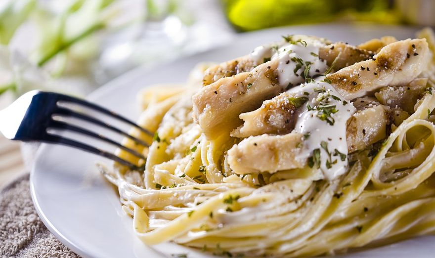 Tjestenina s piletinom u Alfredo umaku