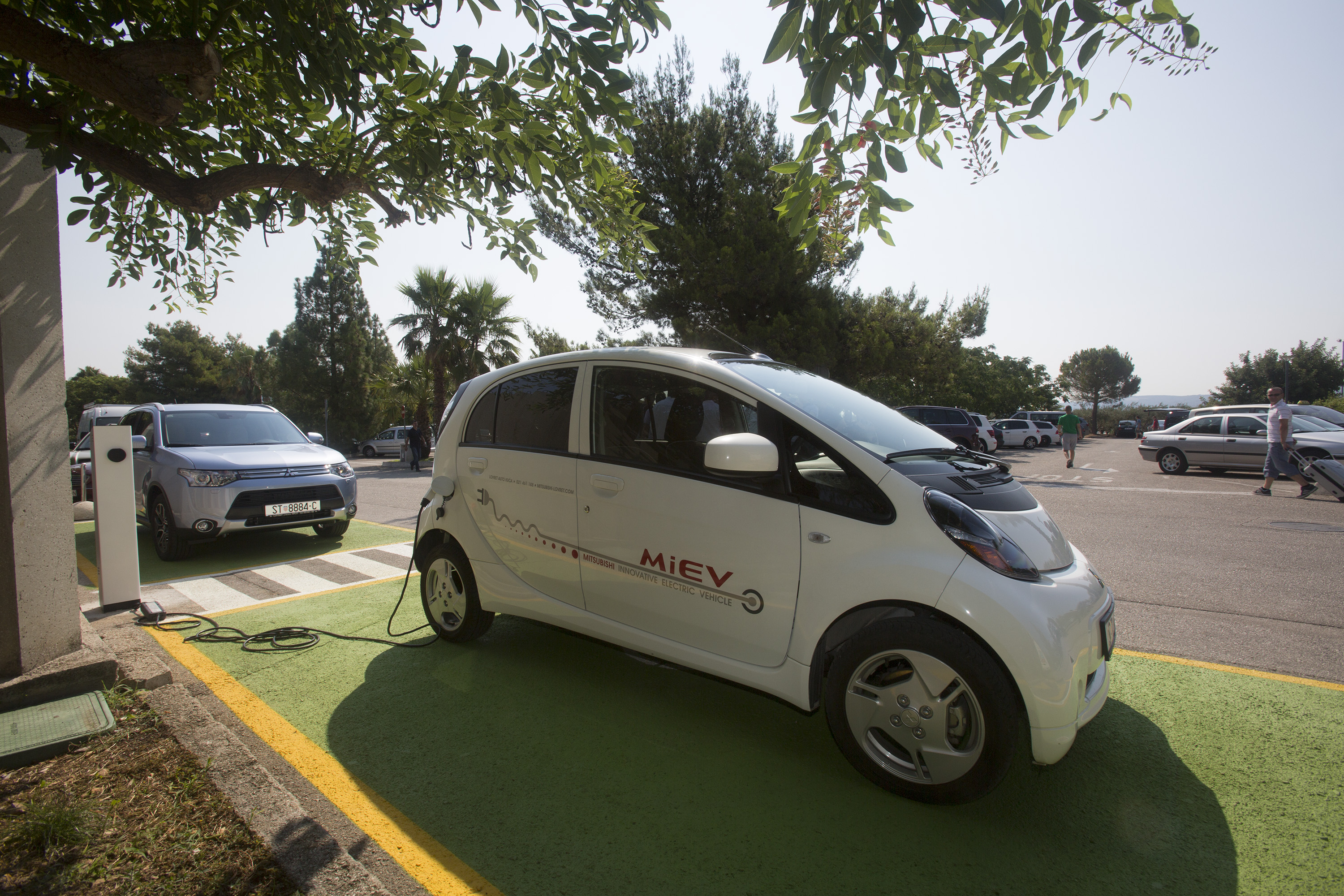 Punionica za električne automobile u Zračnoj luci Split