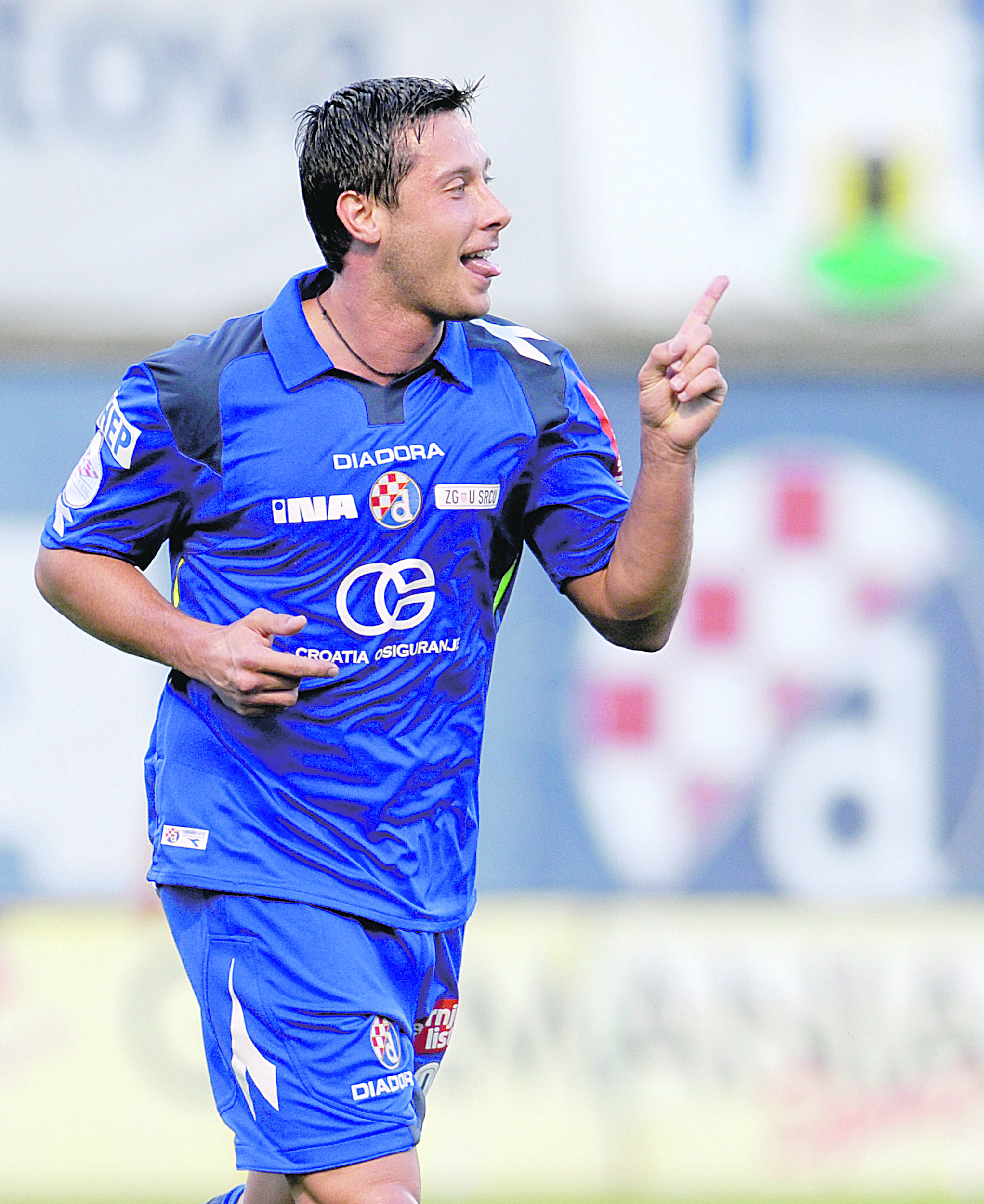 26677-12777-slepicka_slavi-250709_copy