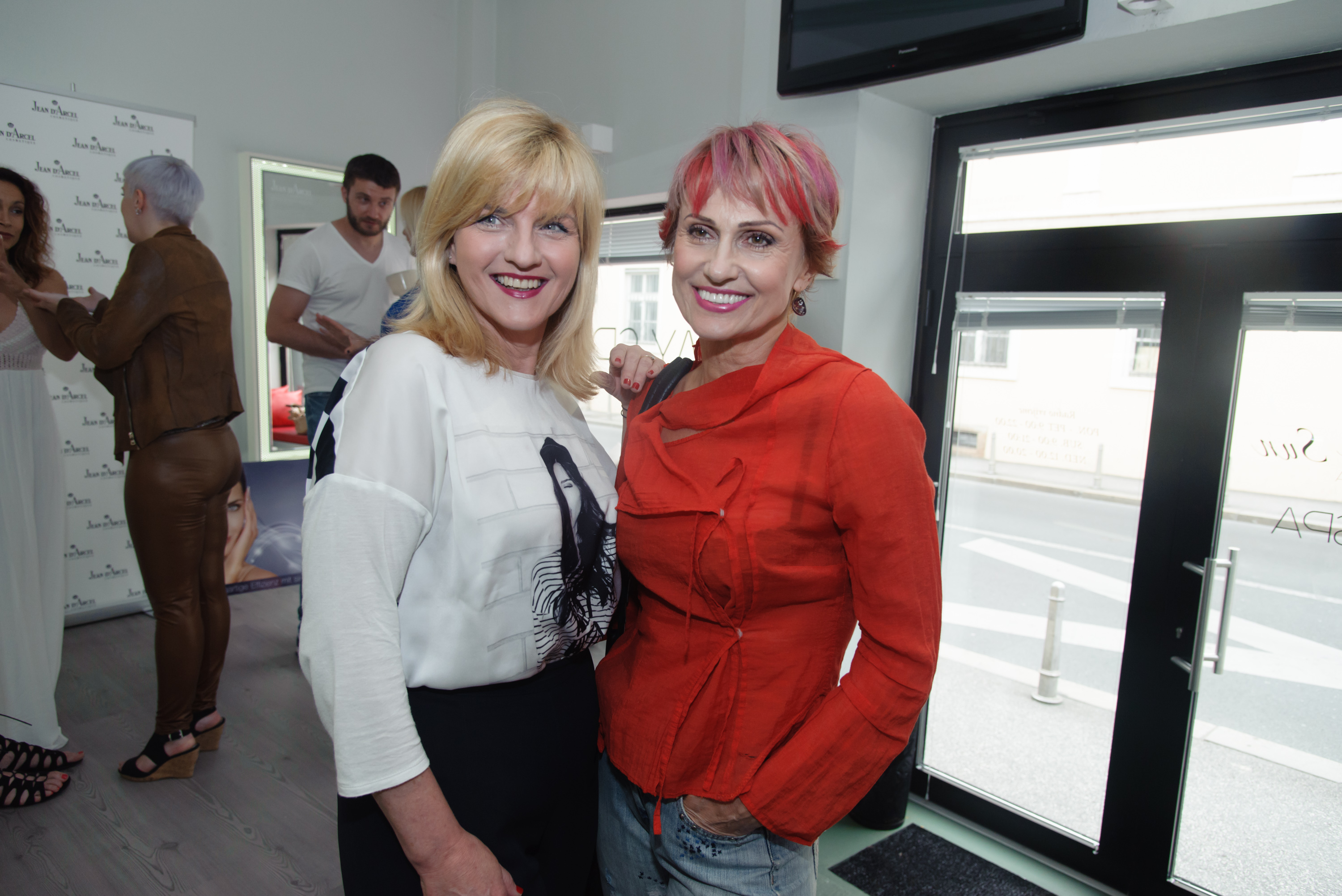 Sanja Doležal i Almira Osmanović