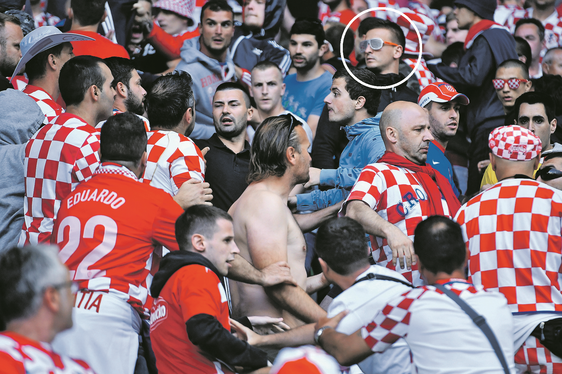 Luka Lerotić (u krugu)