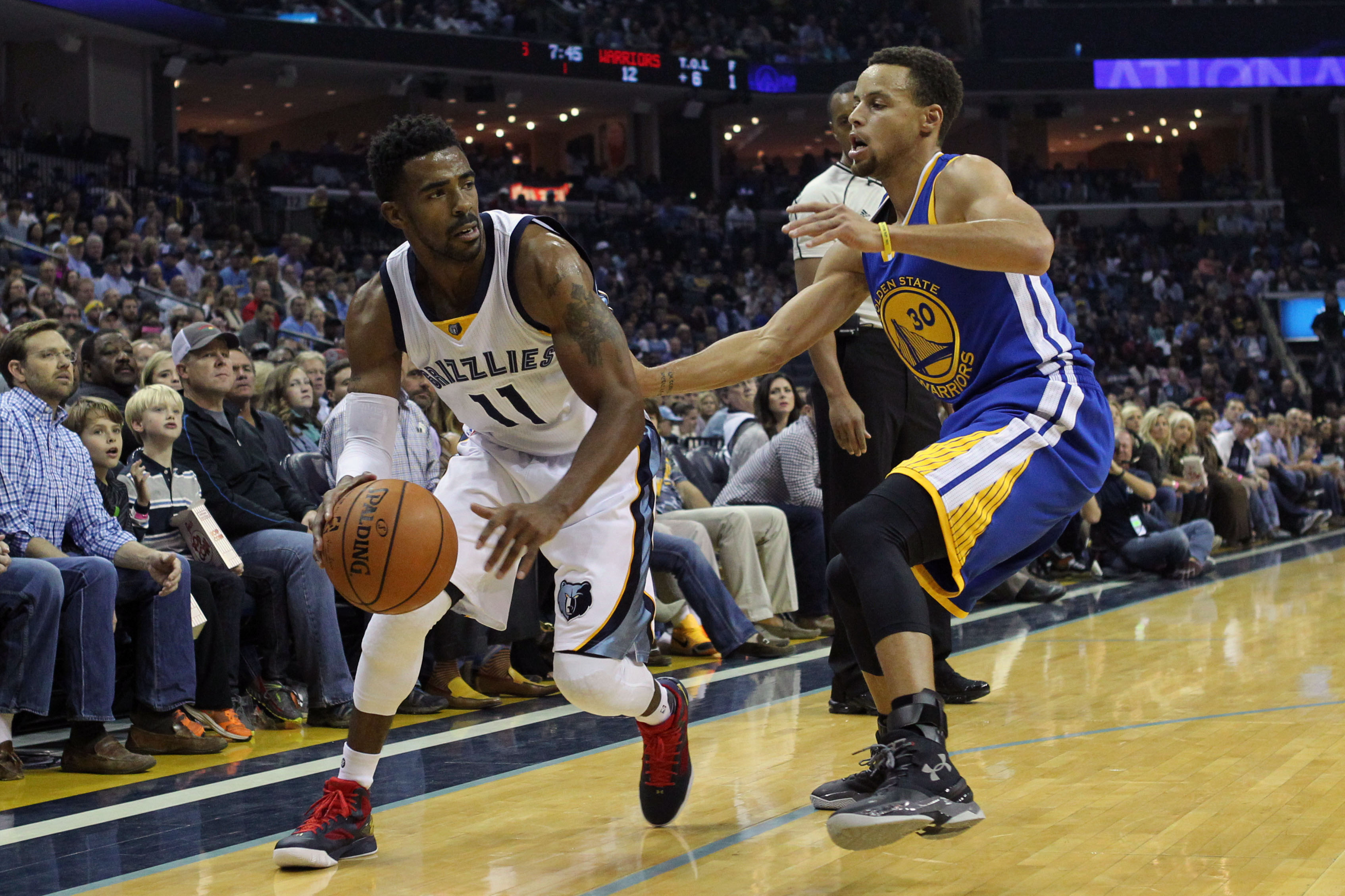 2015-11-12T014558Z_202315500_NOCID_RTRMADP_3_NBA-GOLDEN-STATE-WARRIORS-AT-MEMPHIS-GRIZZLIES