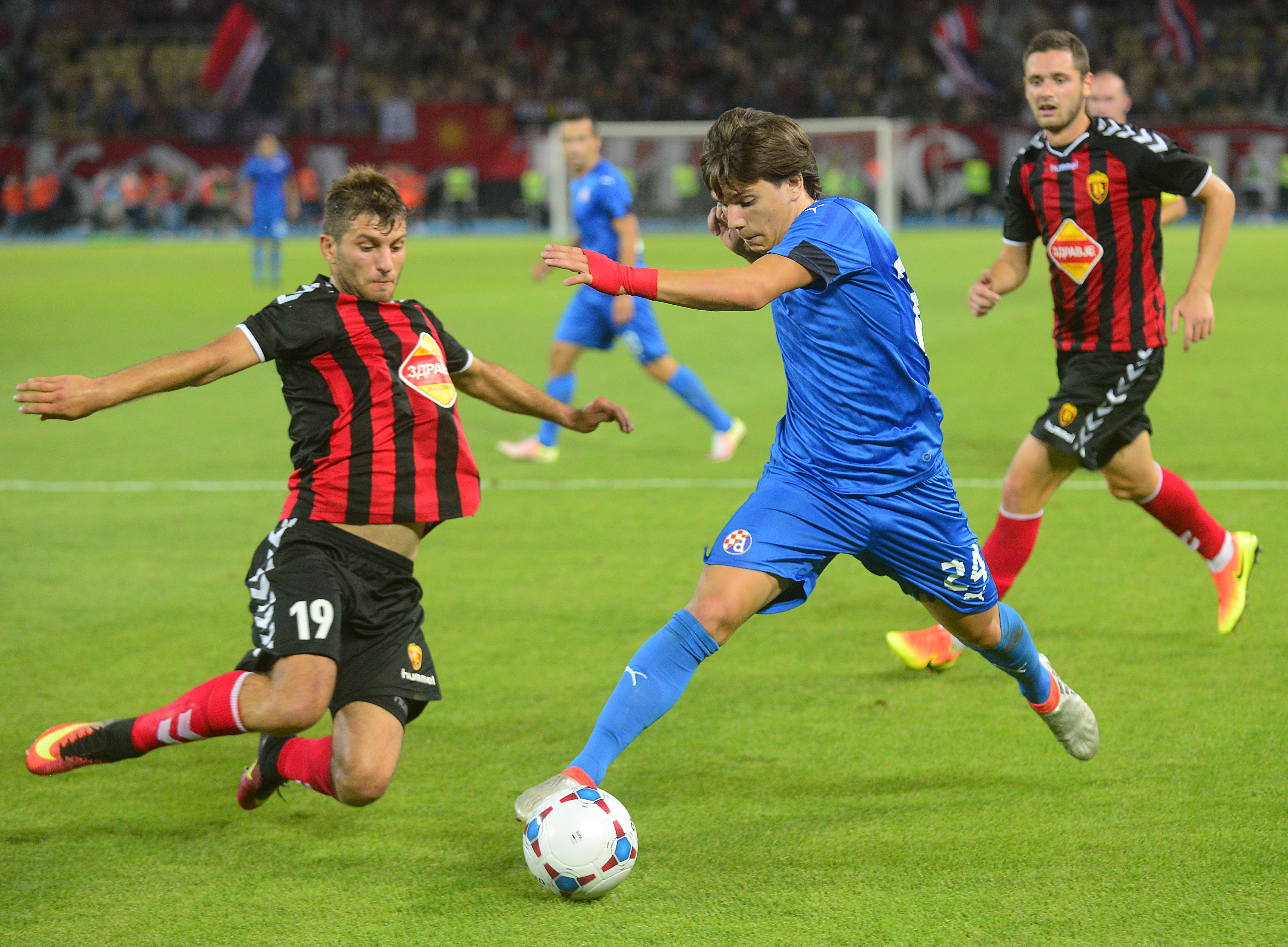 Ante Ćorić (u sredini)