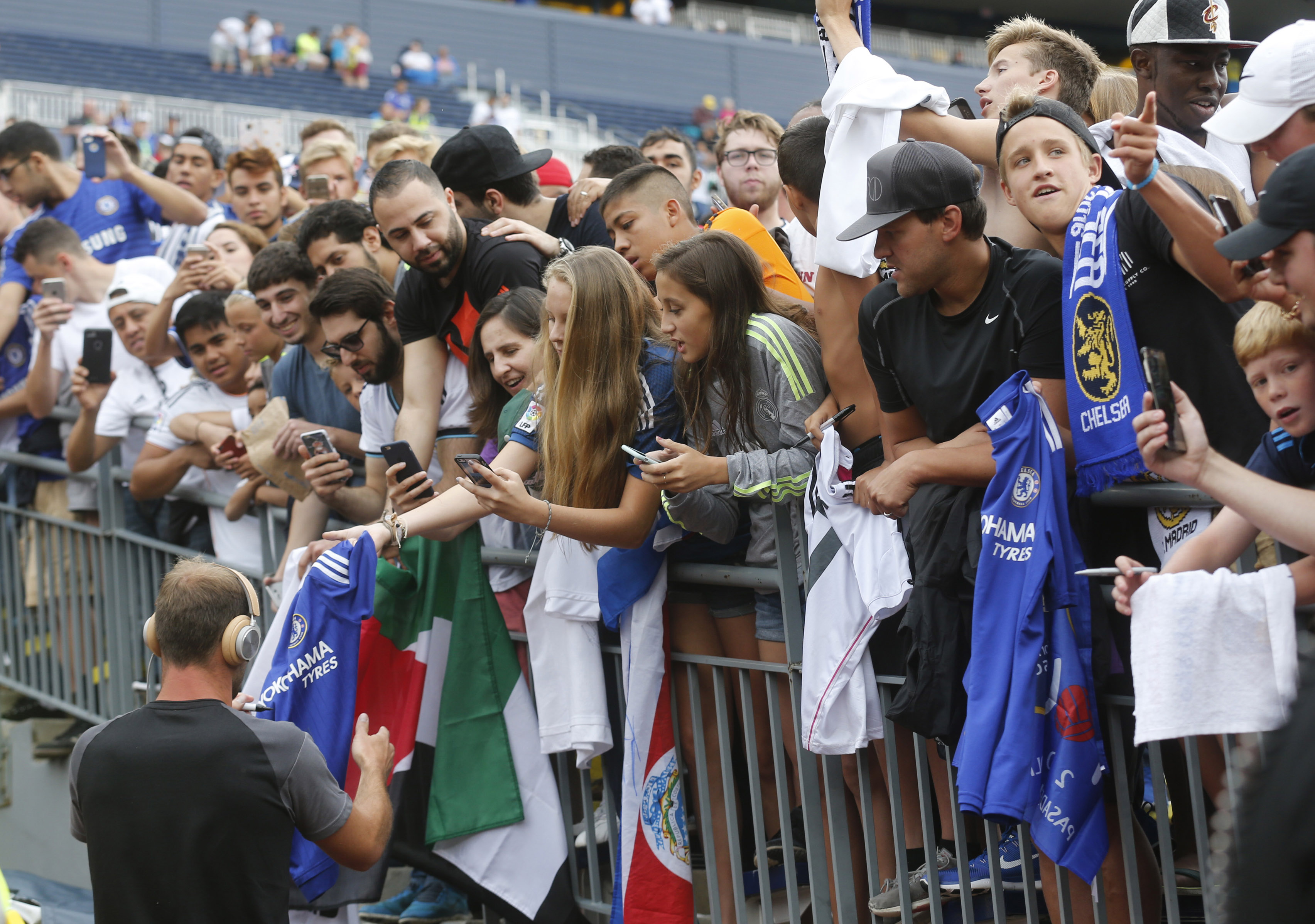 2016-07-30T182509Z_112904709_MT1ACI14491937_RTRMADP_3_SOCCER-FRIENDLY_1