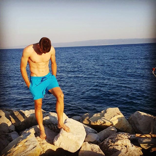 13597580_1074345292651986_1857464252_n