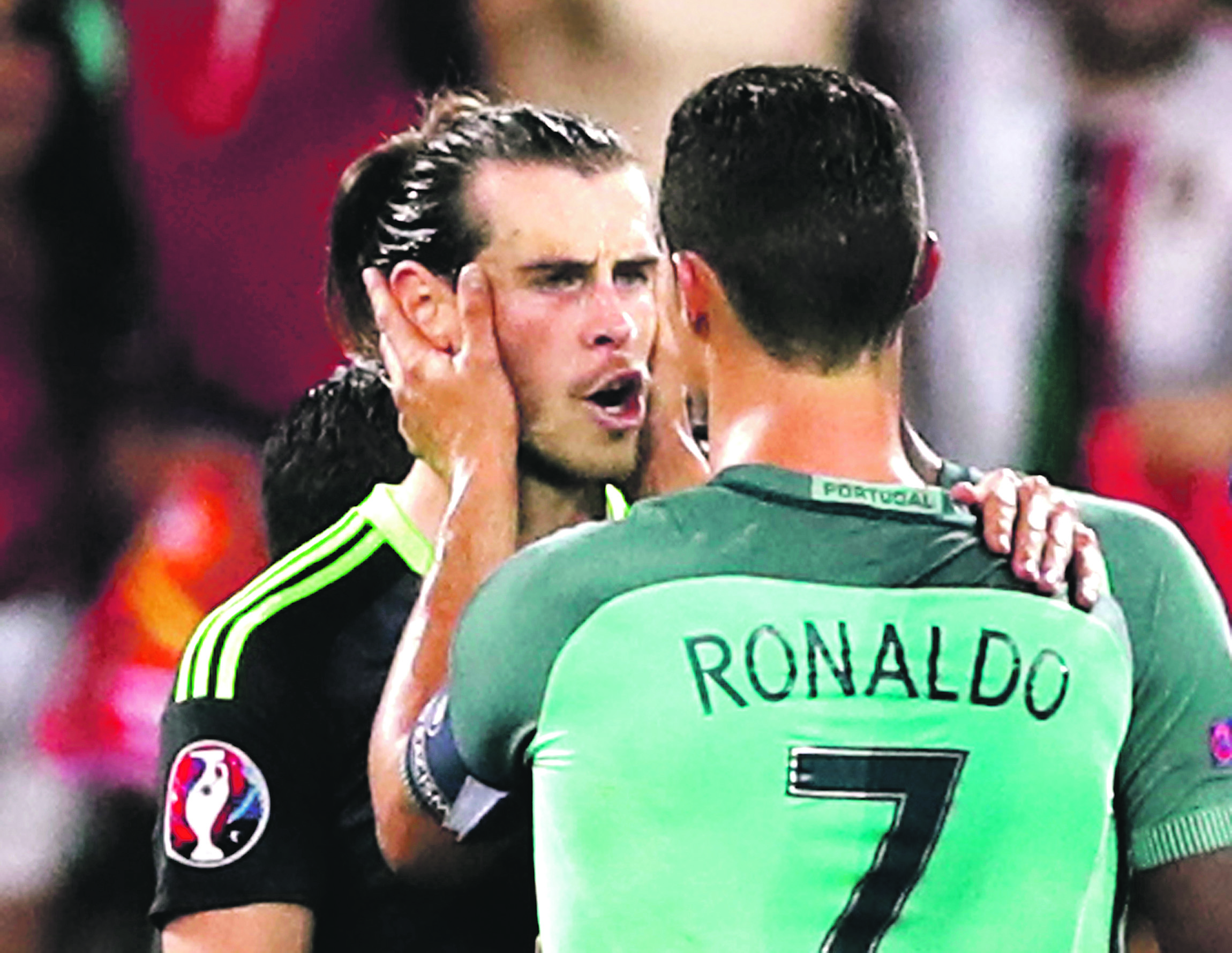 2016-07-06T210601Z_110840761_MT1ACI14472208_RTRMADP_3_SOCCER-EURO-POR-WAL_copy