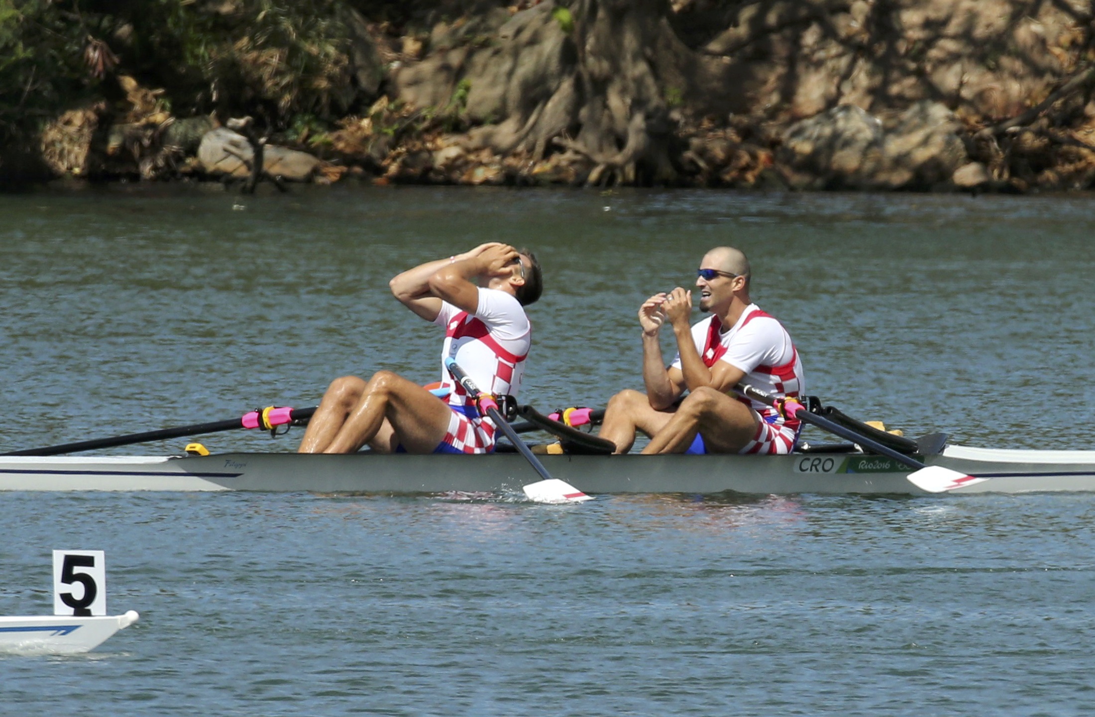 2016-08-11T144610Z_480549886_RIOEC8B150W65_RTRMADP_3_OLYMPICS-RIO-ROWING-M-DOUBLESCULLS