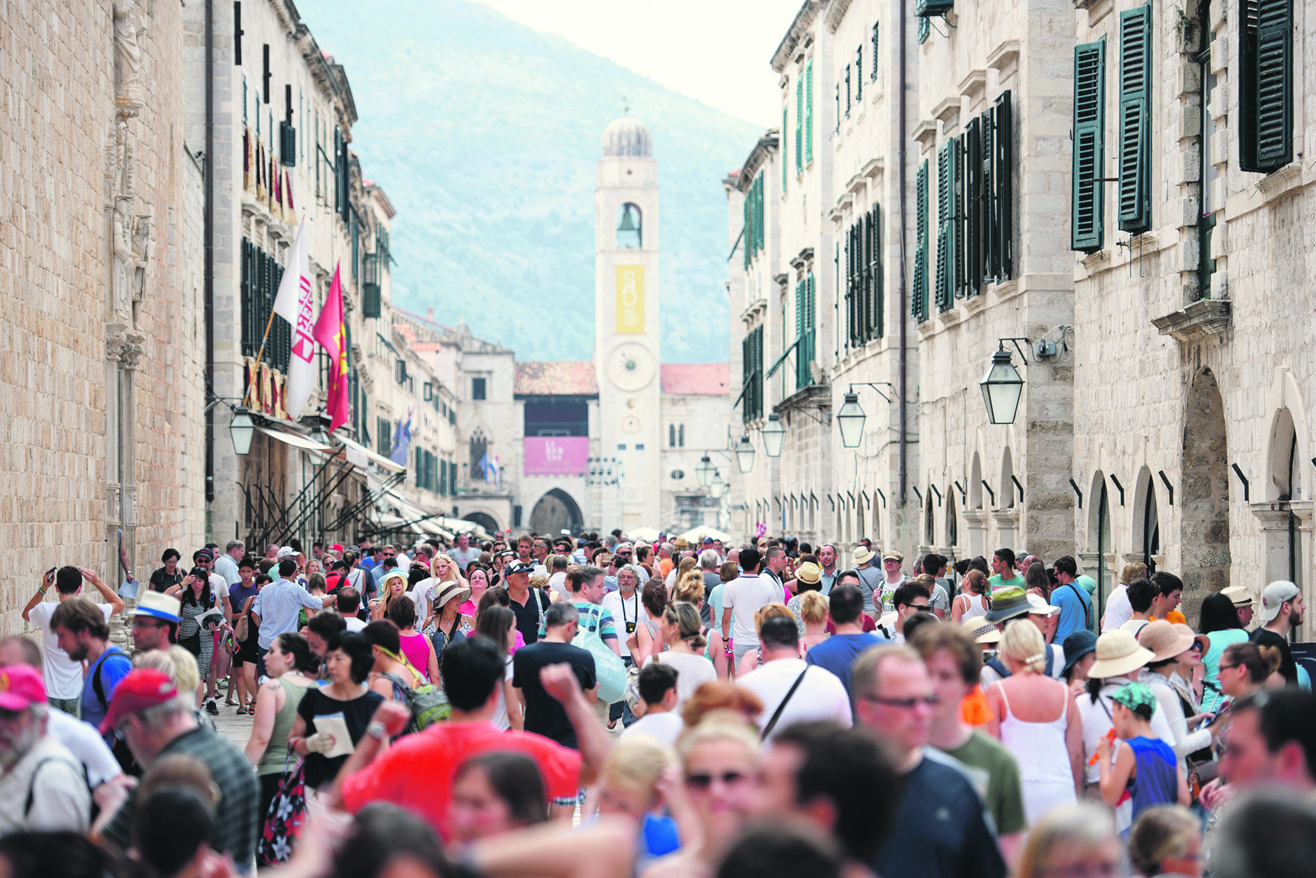 turisti-guzva08-250716