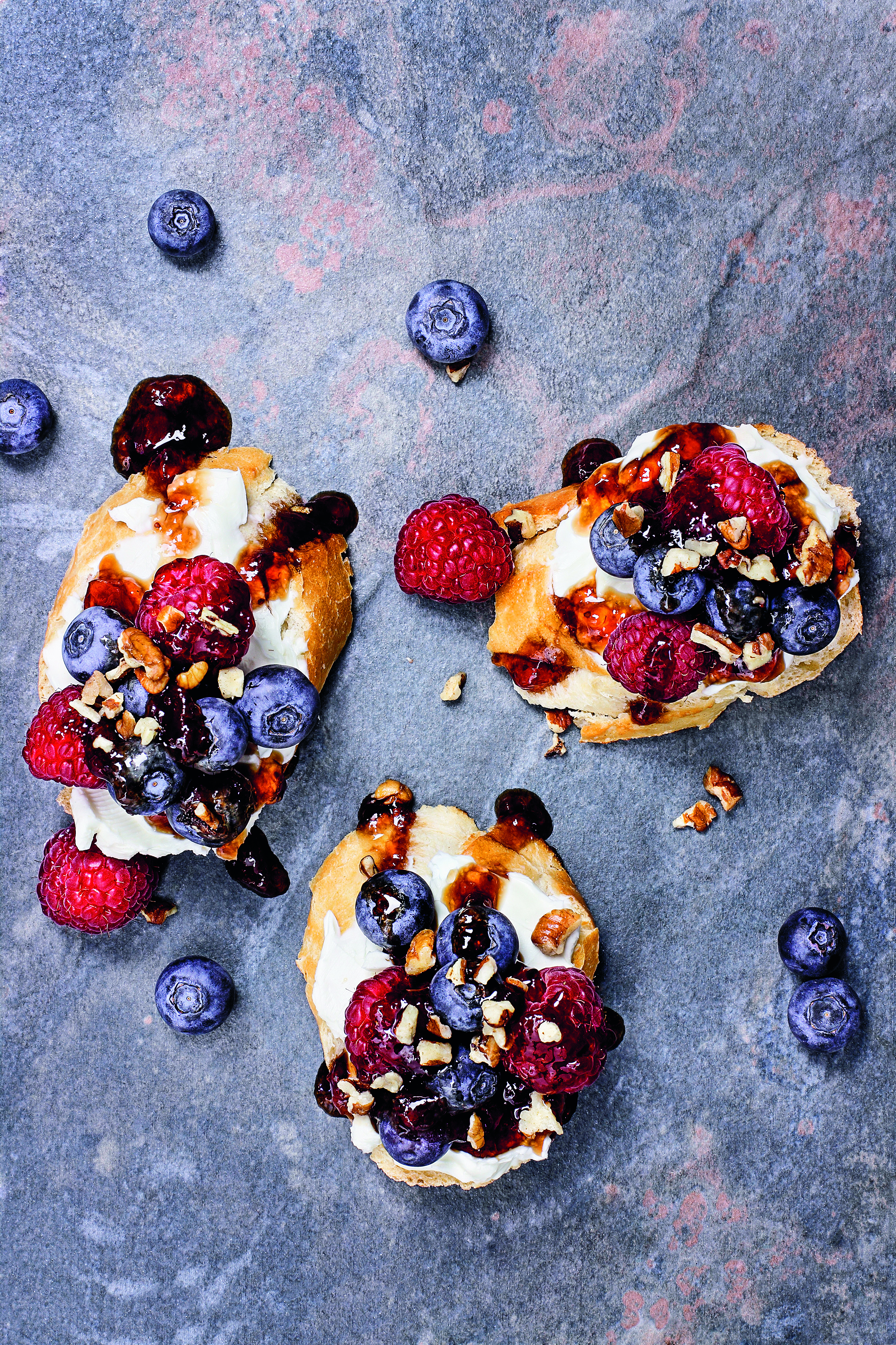 fruit-bruschetta-with-cheese