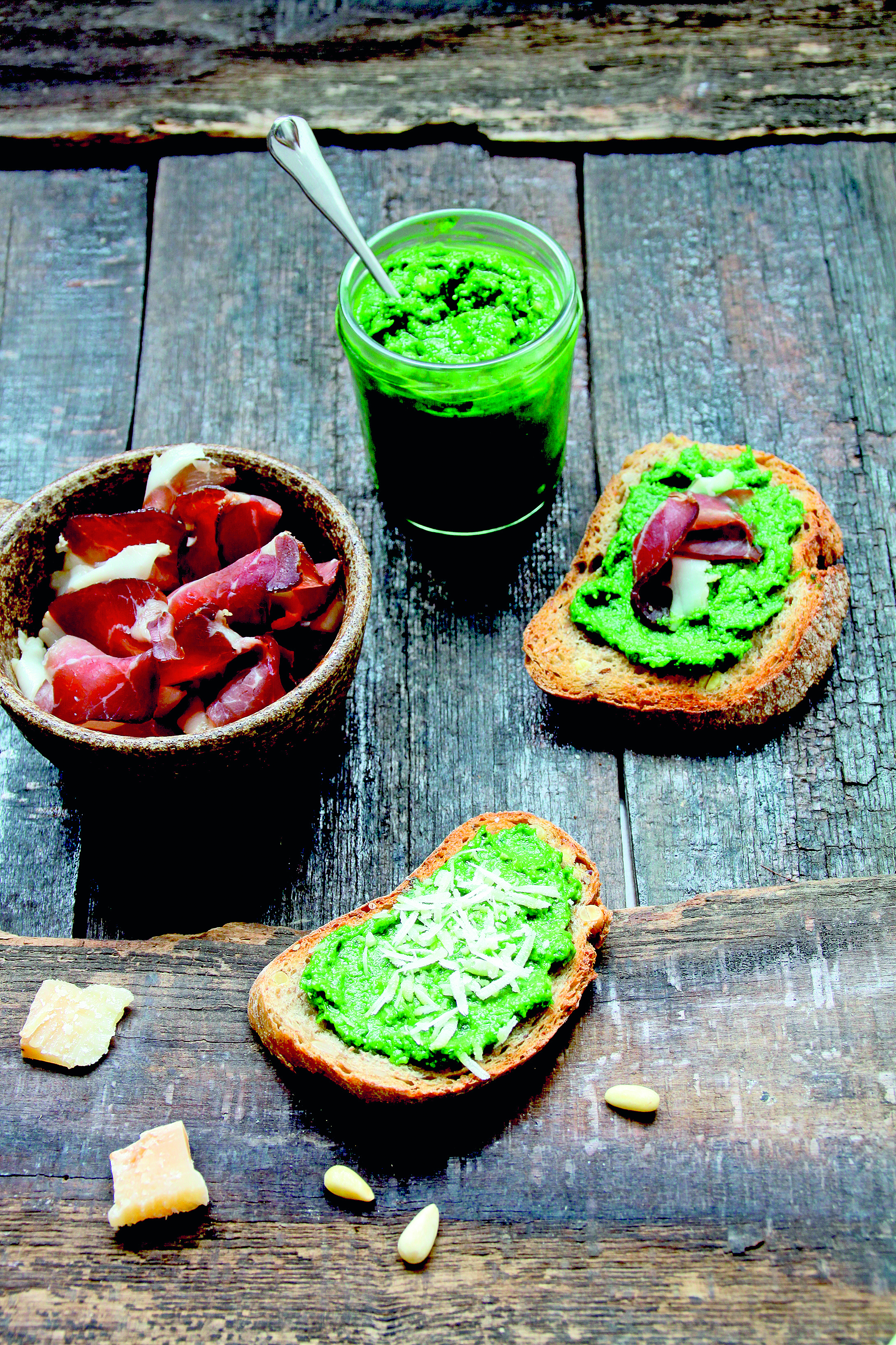 garlic-herb-pesto-and-prosciutto