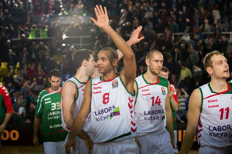 adam-hanga-celebrates-laboral-kutxa-vitoria-gasteiz-eb15