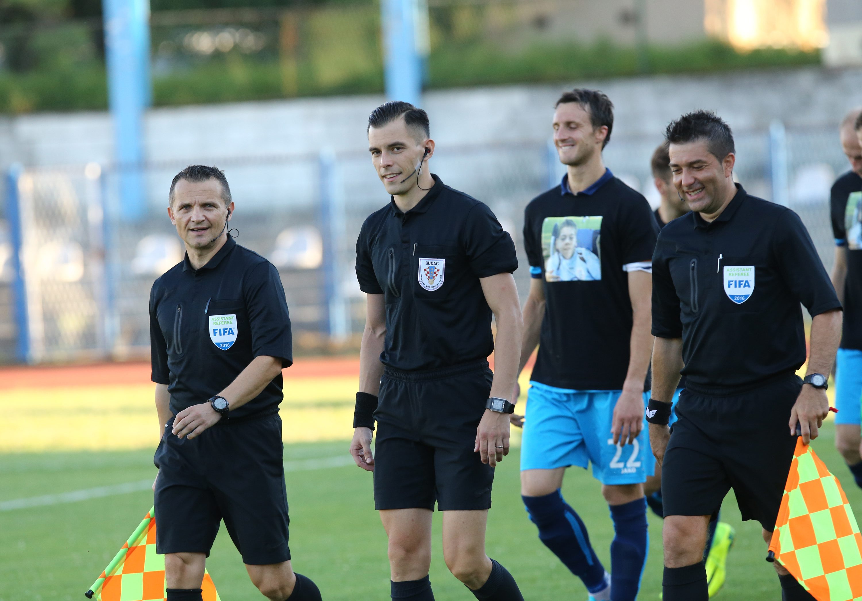 Ivica Modrić (sasvim desno)