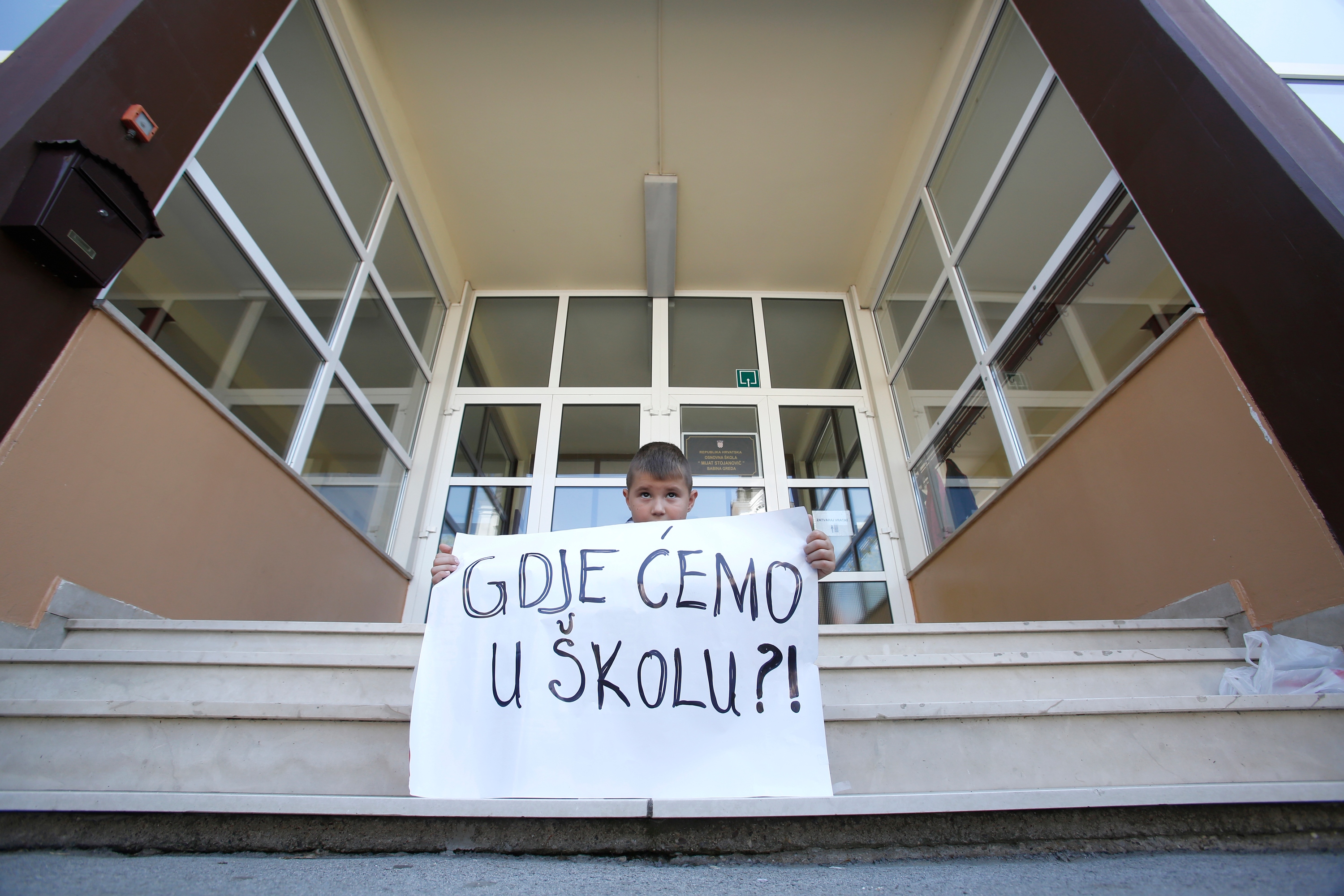 dvorana_prosvjed4-240816