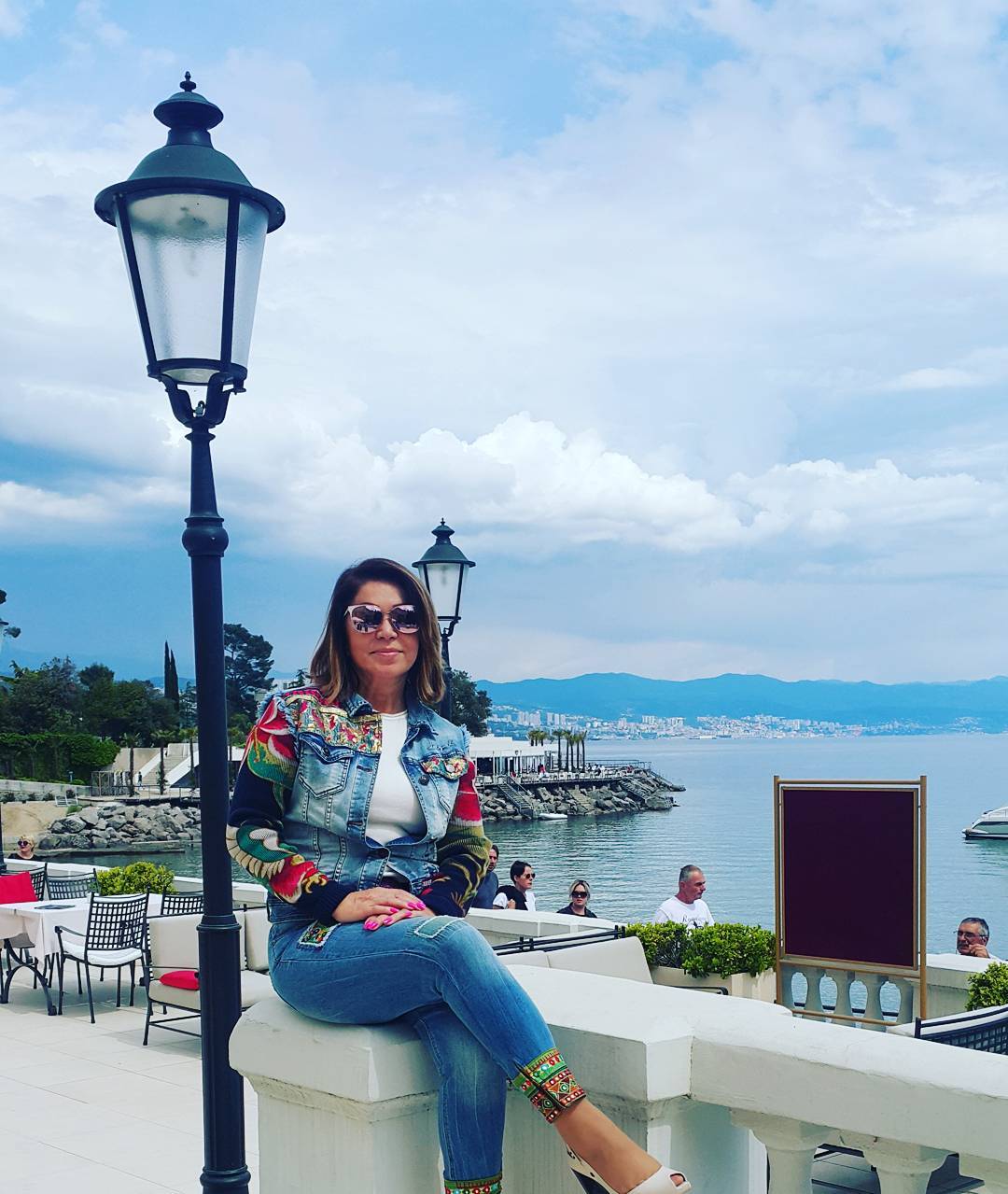 13118258_548059315373479_1818117966_n