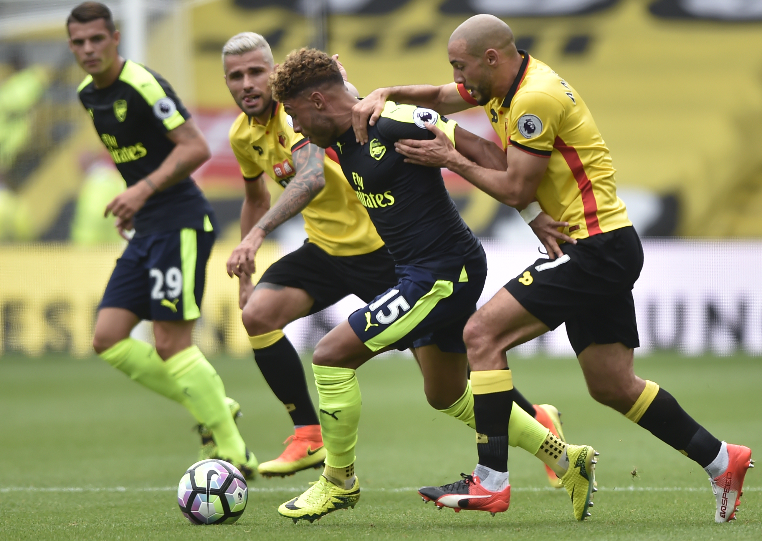 2016-08-27T143945Z_115310385_MT1ACI14590382_RTRMADP_3_SOCCER-ENGLAND-WAT-ARS