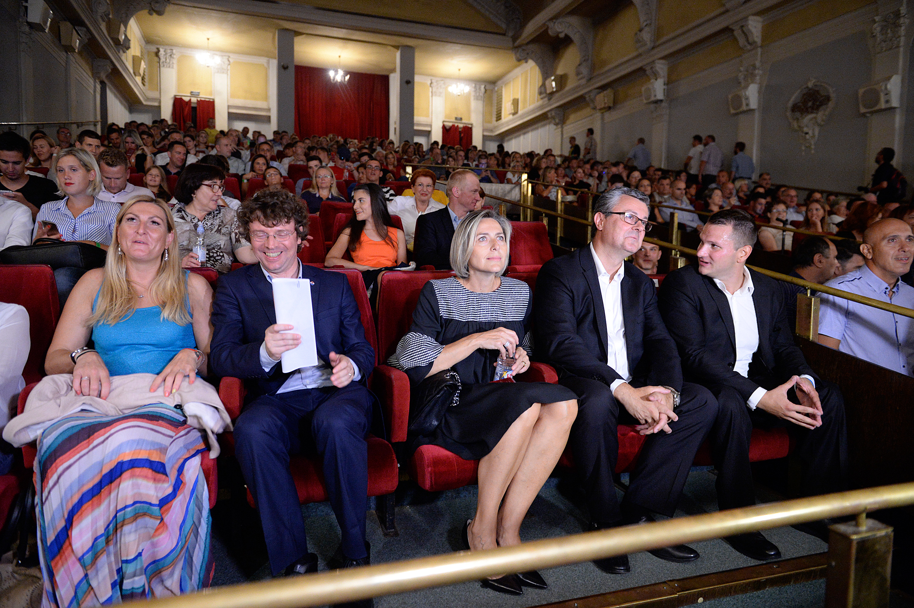 Premijera dugometražnog dokumentarnog filma 'Skrivena strana medalja' o životu našeg paraolimpijca Mihovila Španje, redateljice Antonie Dubravke Carnerud. Na fotografiji: Janica Kostelić, Predrag Šustar, Sanja Orešković, Tihomir Orešković i Mihovil Španja.