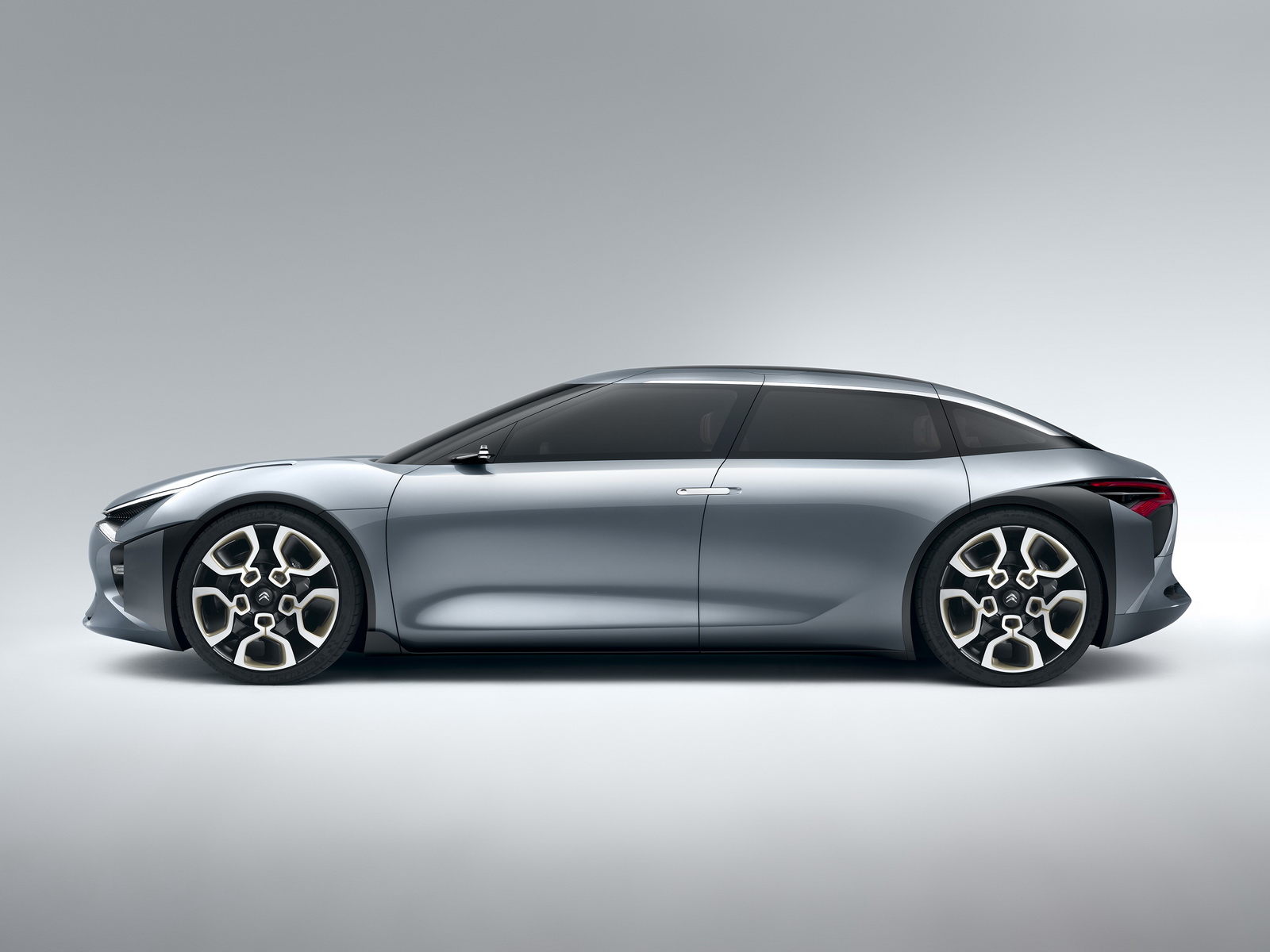 2016-CitroenCXperienceConcept-01