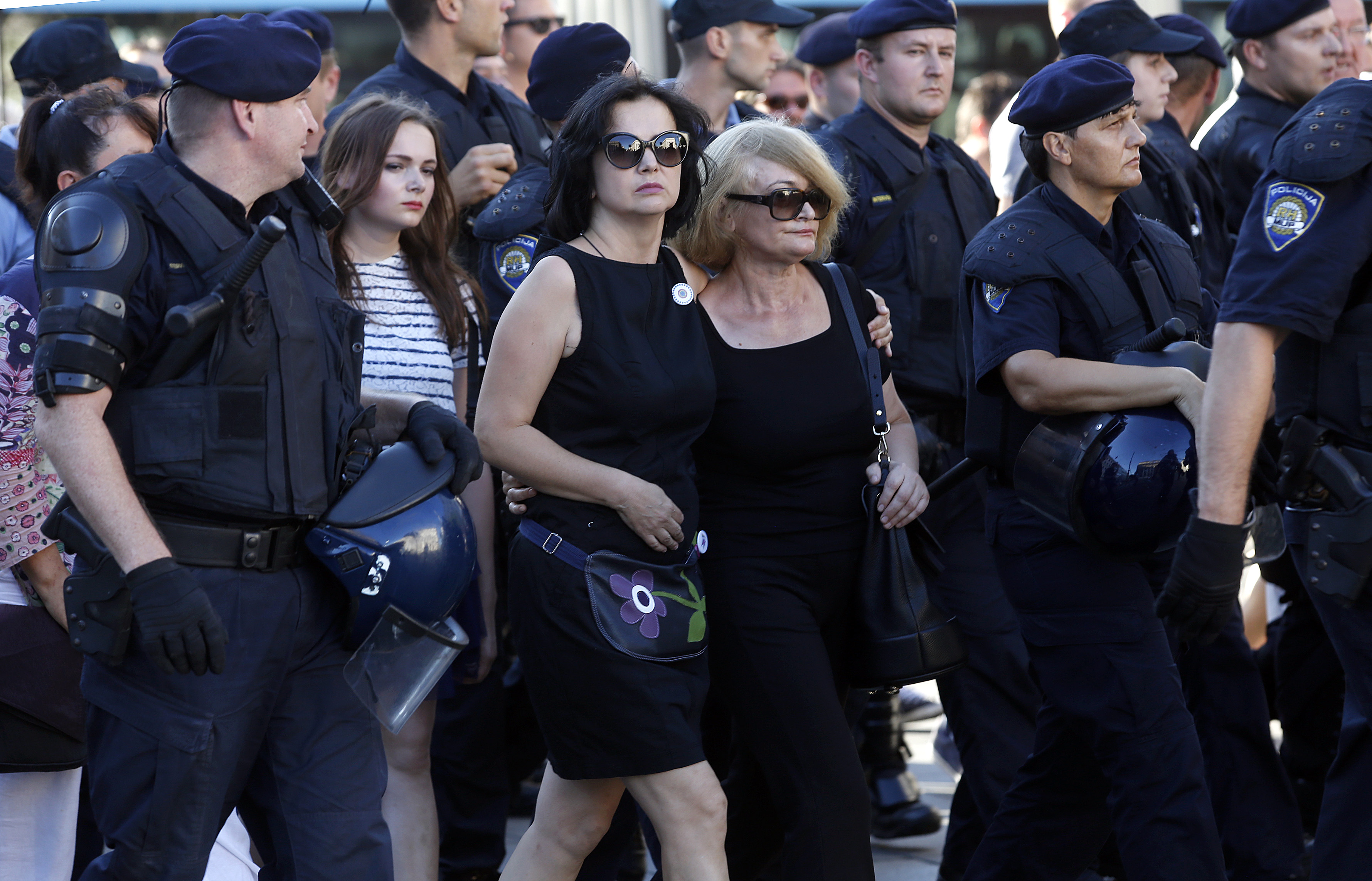 prosvjed_oluja1-040816