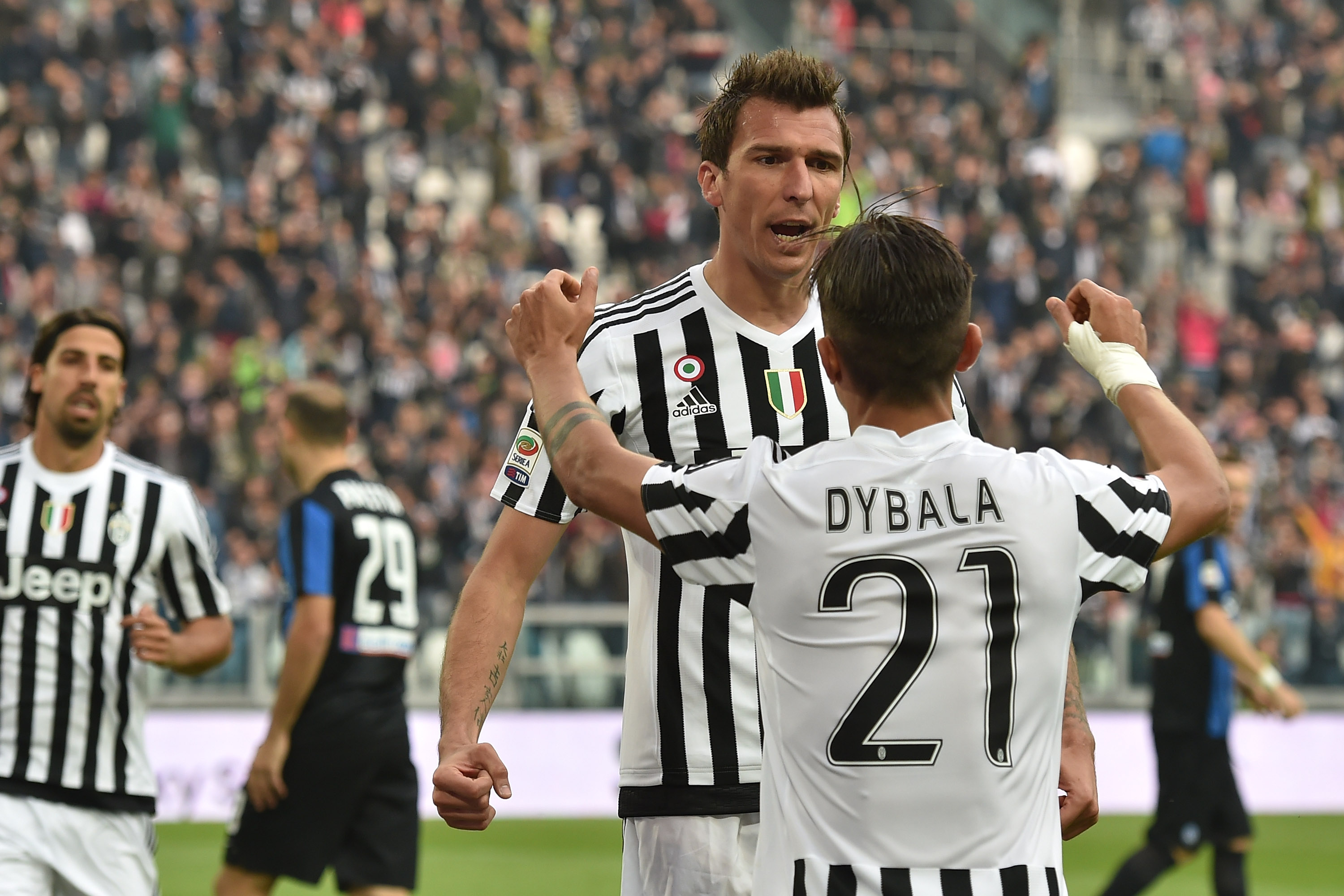 Mario Mandžukić i Paulo Dybala