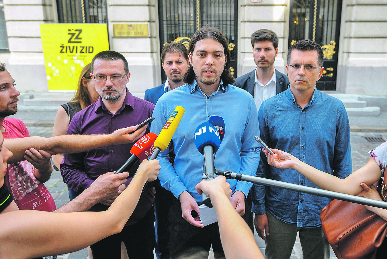 Na fotografiji: Hrvoje Runtić,  Ivan Vilibor Sinčić, Branimir Bunjac.