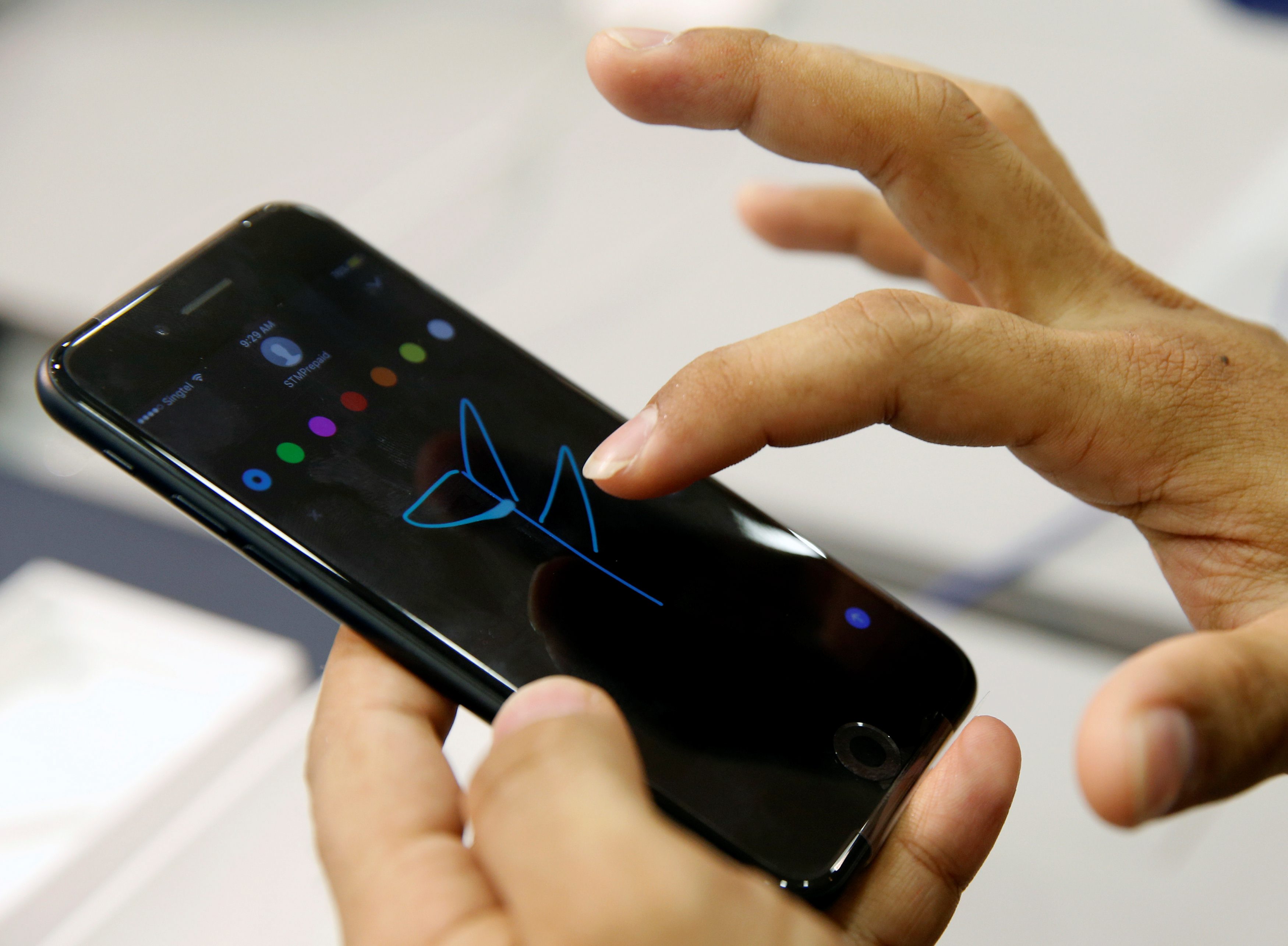 2016-09-16T025353Z_26374509